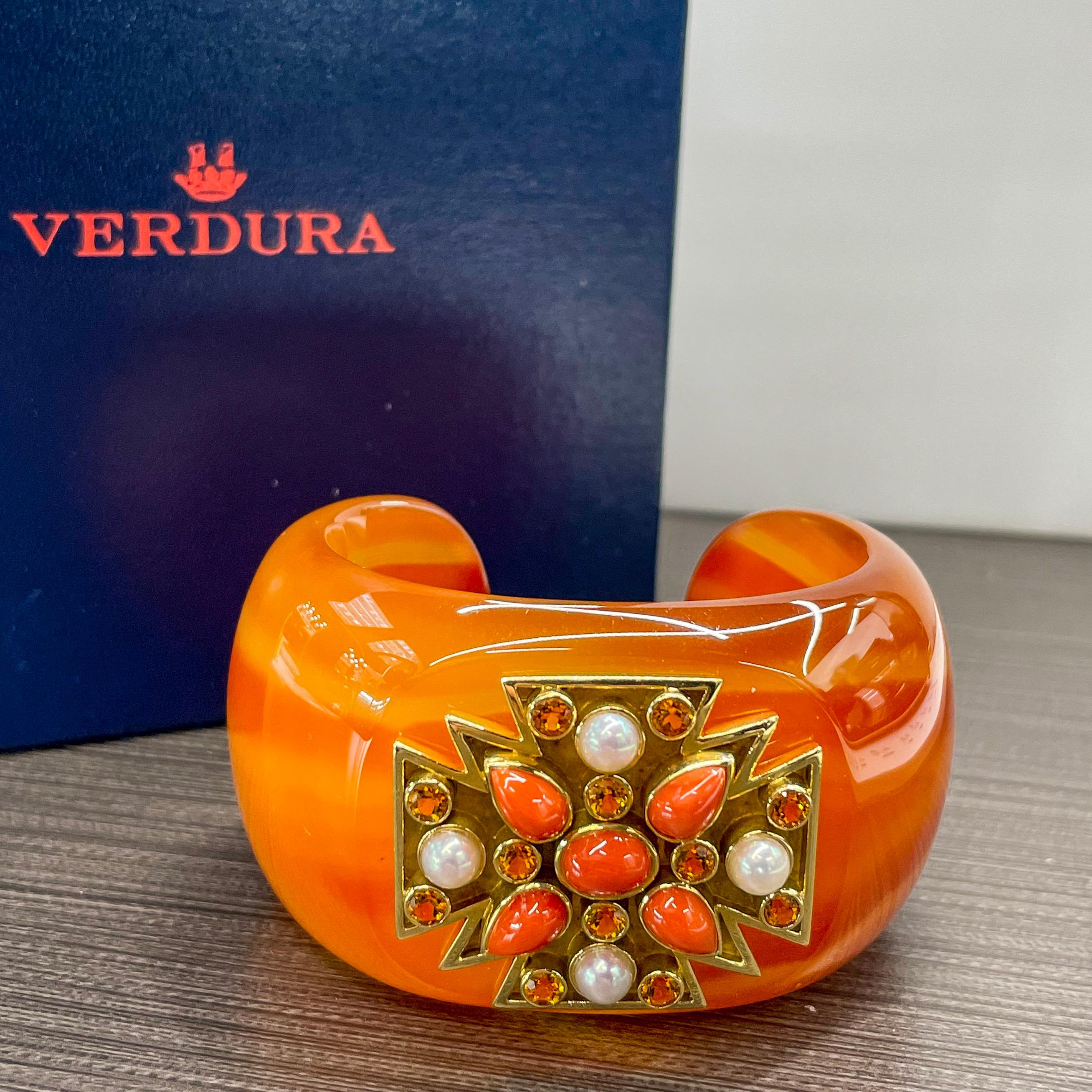 Verdura 18K Yellow Gold Carved Agate, Coral, Pearl Bracelet 5