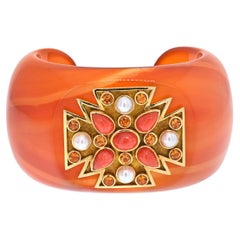 Verdura 18K Yellow Gold Carved Agate, Coral, Pearl Bracelet