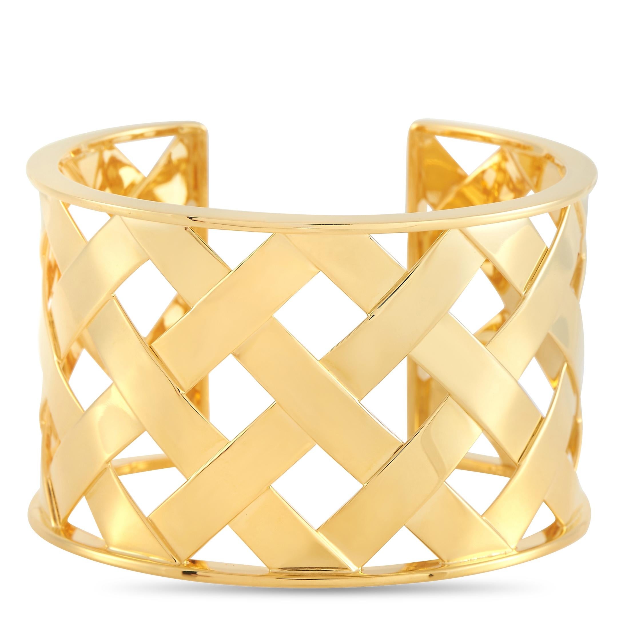Verdura 18K Yellow Gold Crisscross Cuff Bangle Bracelet In New Condition In Southampton, PA