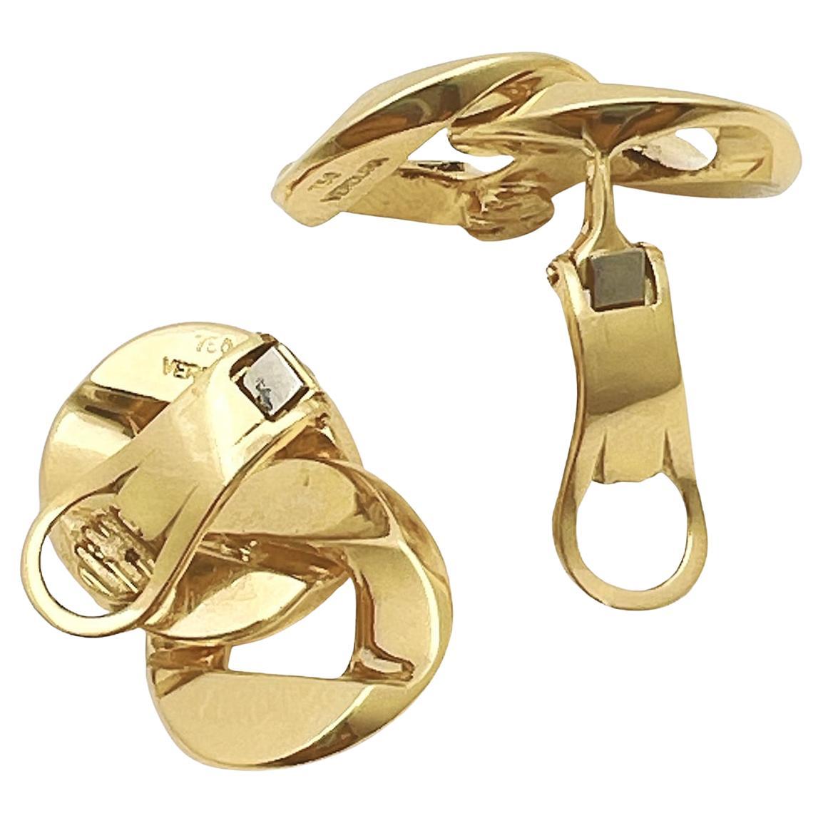 Verdura 18k Yellow Gold Double Curb-Link Earrings In Excellent Condition For Sale In Palm Beach, FL