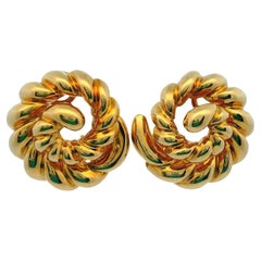 Verdura 18k Yellow Gold Floral Clip On Earrings W/Box