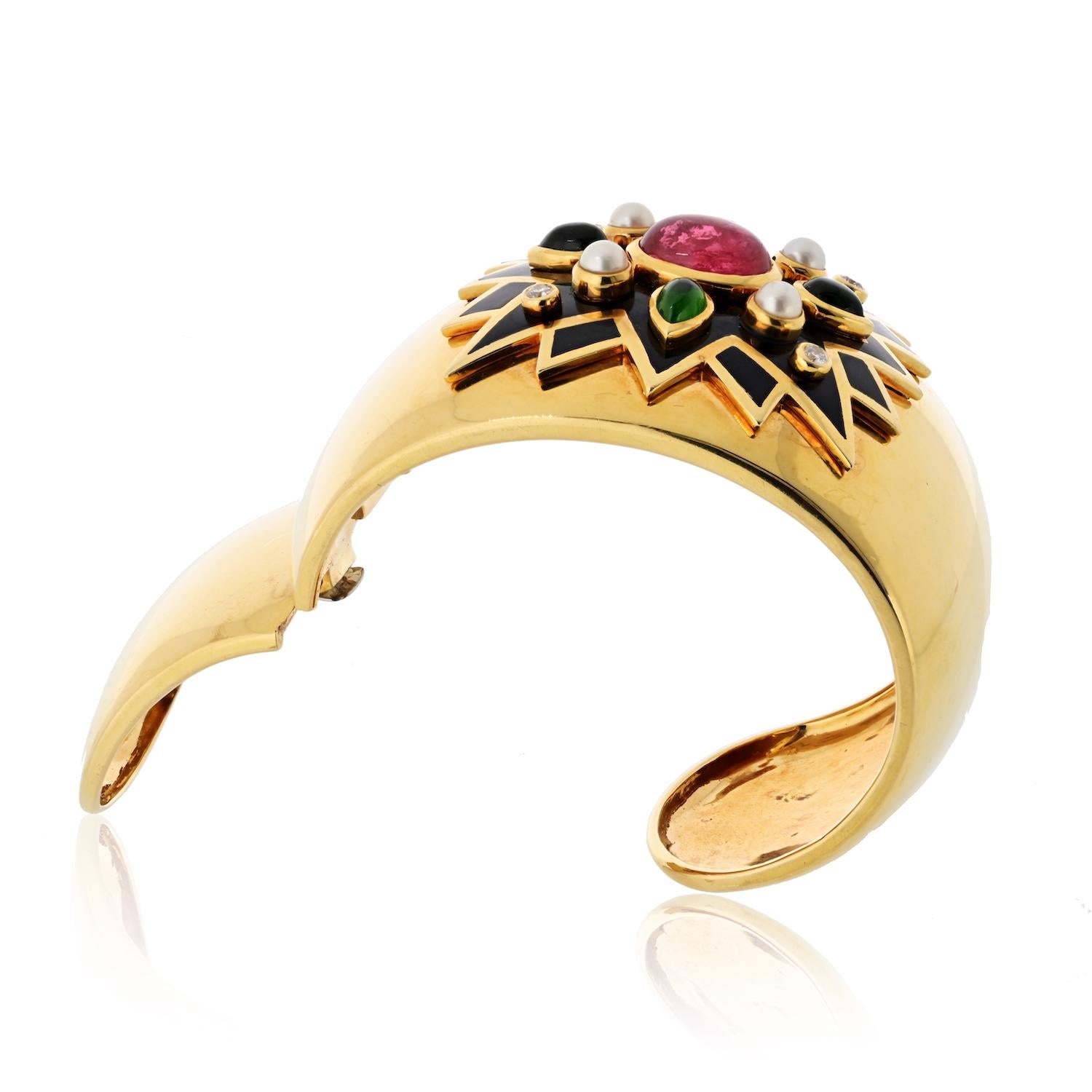 Women's Verdura 18K Yellow Gold Maltese Cross Sunburst Vintage Bracelet For Sale