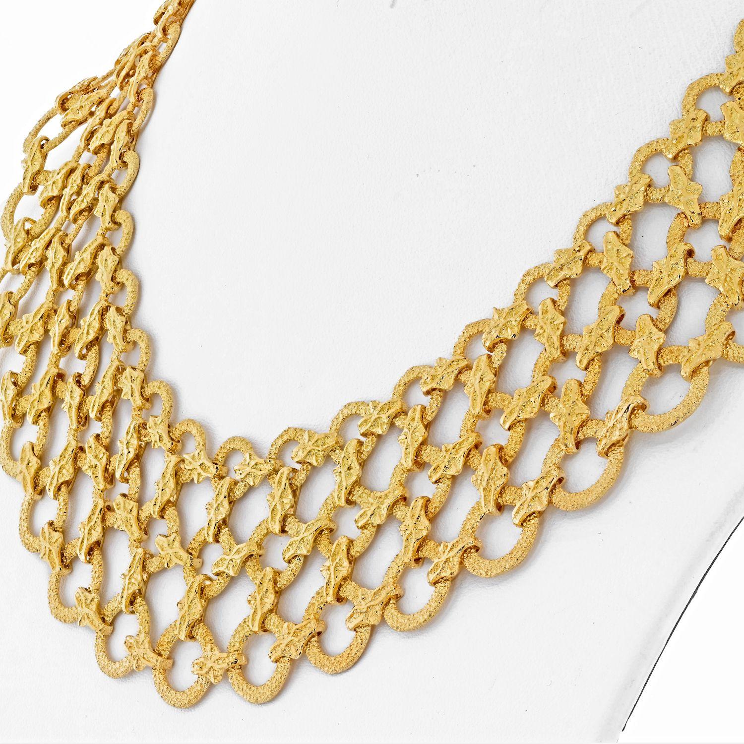Verdura 18K Yellow Gold Openwork Bib Necklace In Excellent Condition In New York, NY