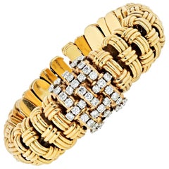 Vintage Verdura 1950s 14 Karat Yellow Gold Link 4.50 Carat Diamond Watch and Bracelet