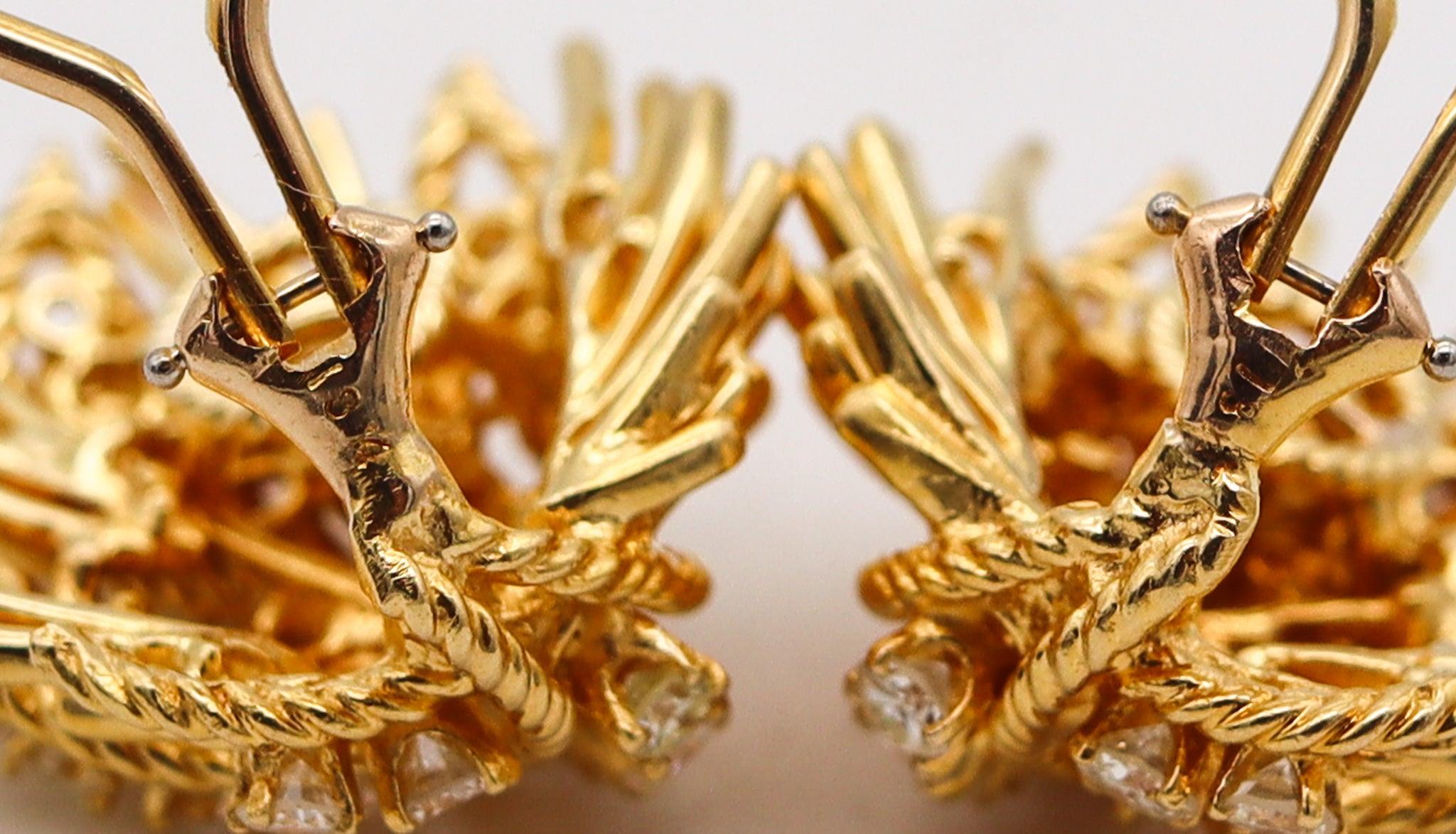 Modernist VERDURA 1960 Clips On Earrings In 18Kt Gold With 3.24 Ctw Of VS Diamonds