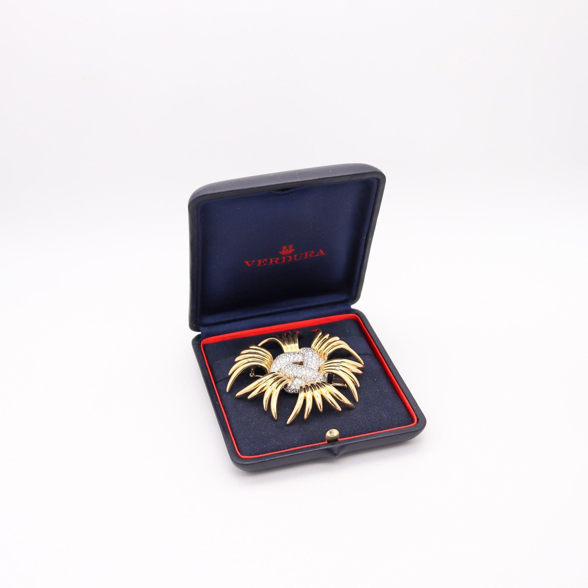 Modernist VERDURA 1970 Large Brooch Pendant In 18Kt Gold Platinum And 9.66 Ctw Diamonds For Sale