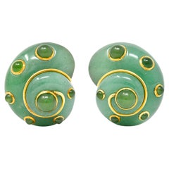 Verdura 1980's Carved Aventurine Nephrite Jade Cabochon 18 Karat Yellow