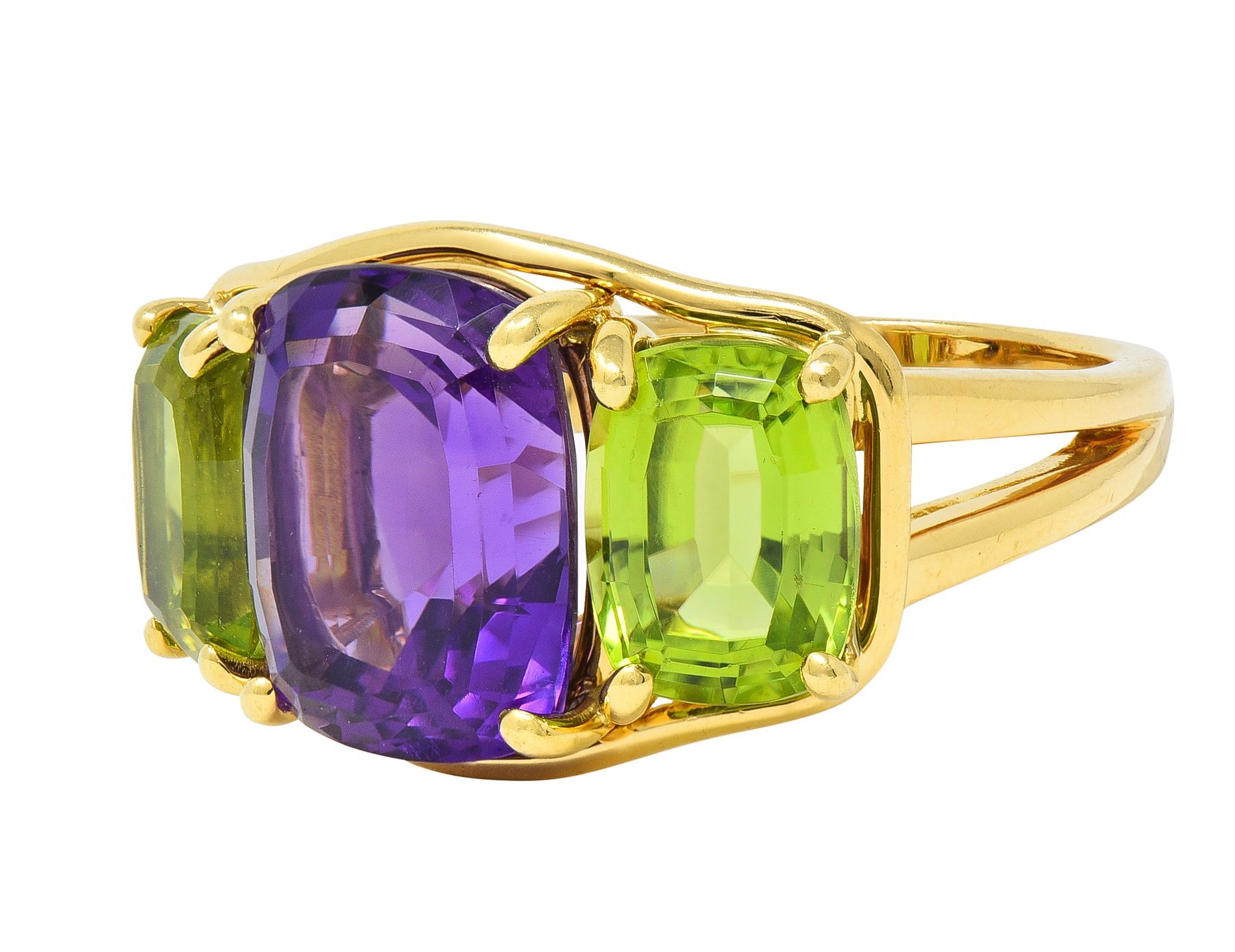 Verdura 1990 Ametista Peridoto Oro Giallo 18 Carati Anello Vintage con Tre Pietre in vendita 1