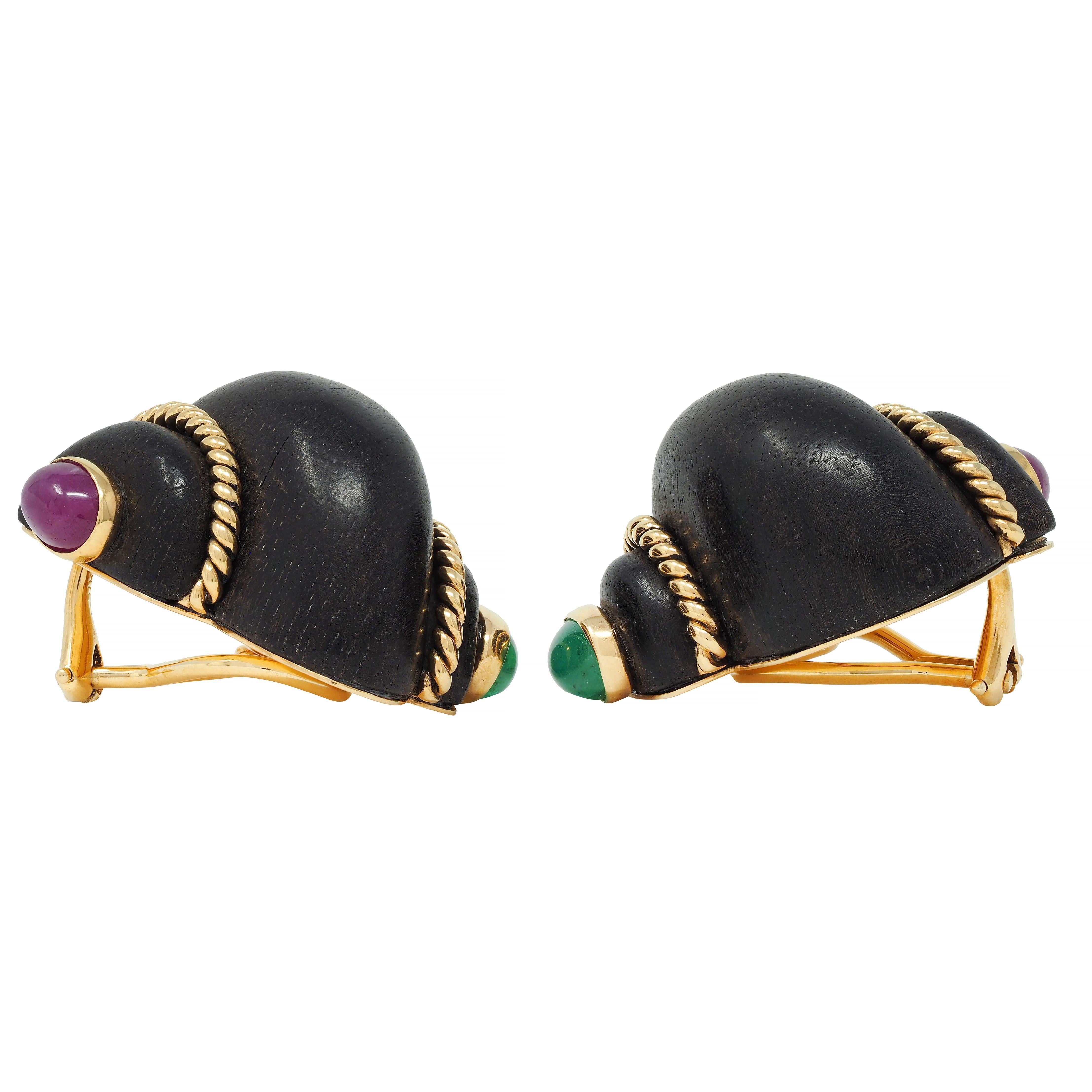 Verdura 1990s Ruby Emerald Wood 18 Karat Yellow Gold Shell Ear-Clip Earrings For Sale 2
