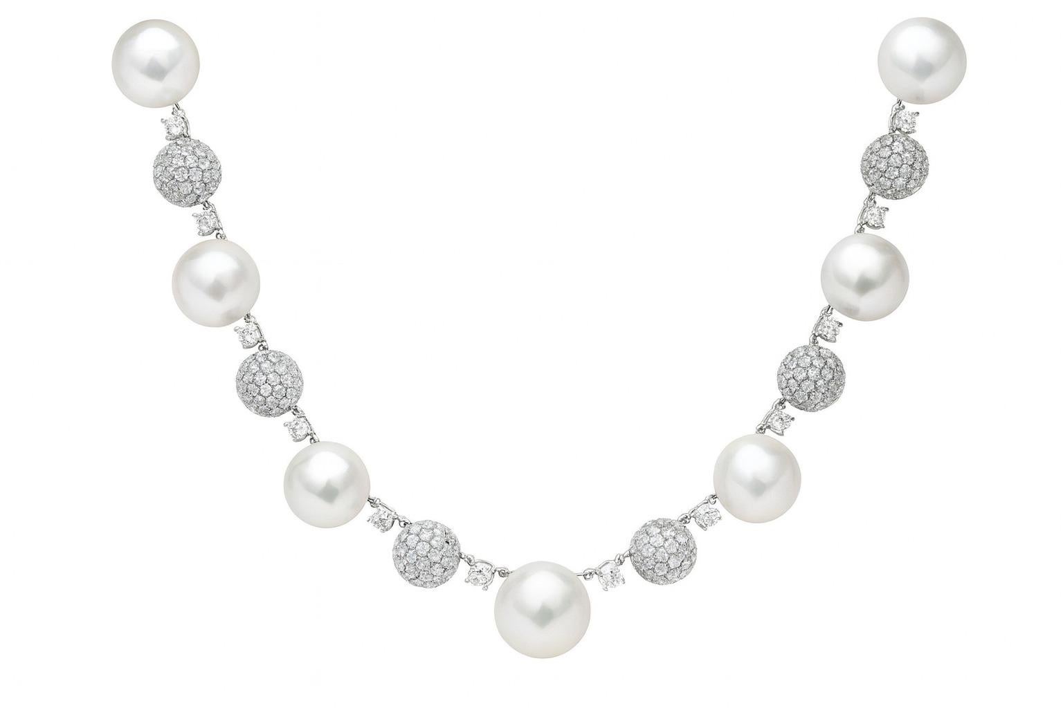 VERDURA 25 Carat Diamond and South Pearl Necklace In Excellent Condition For Sale In Chicago, IL