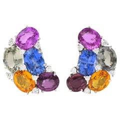 Verdura, boucles d'oreilles vintage en platine avec saphir bleu multicolore 40,02 carats poids total et diamants