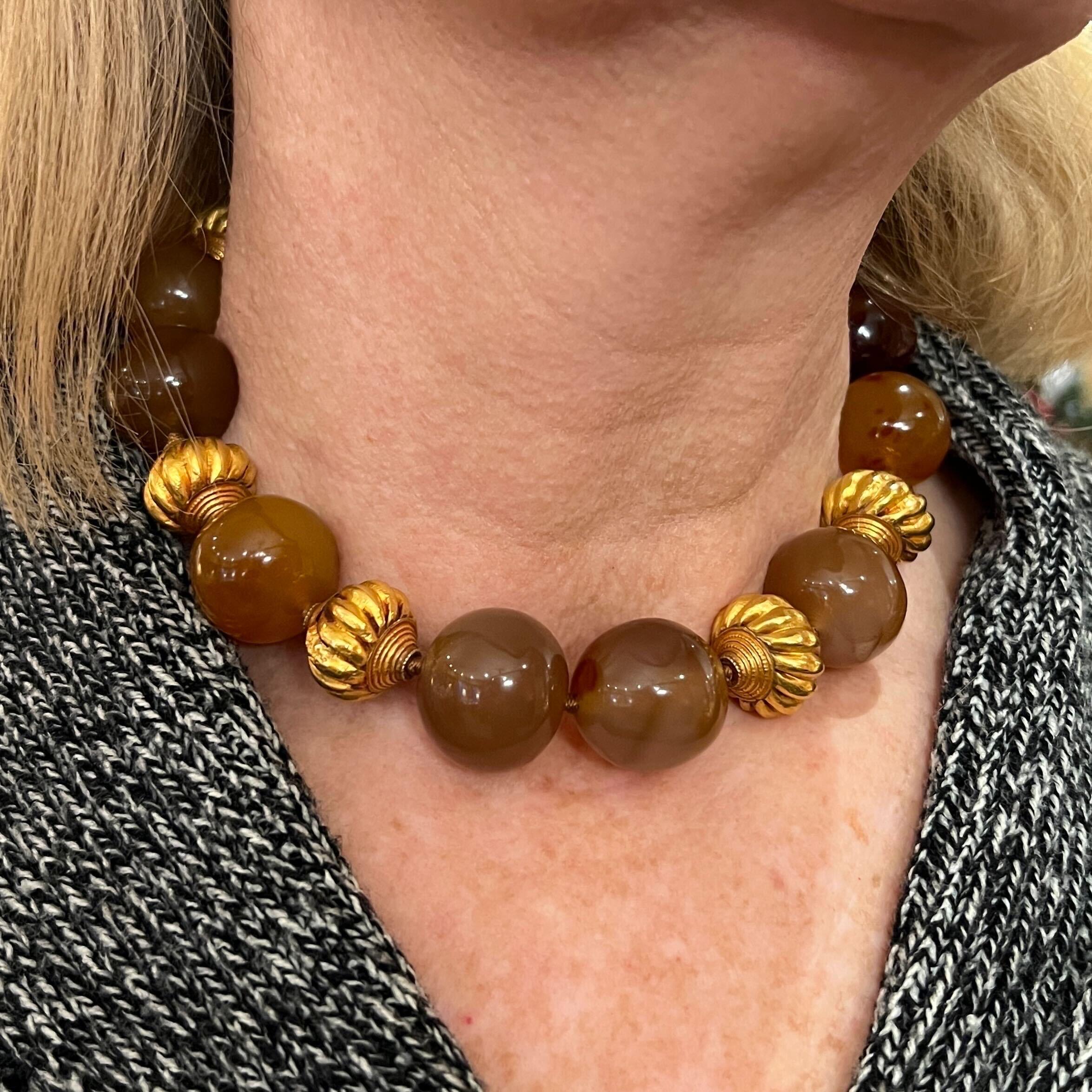 VERDURA Agate and Gold Bead Necklace  In Excellent Condition In New York, NY