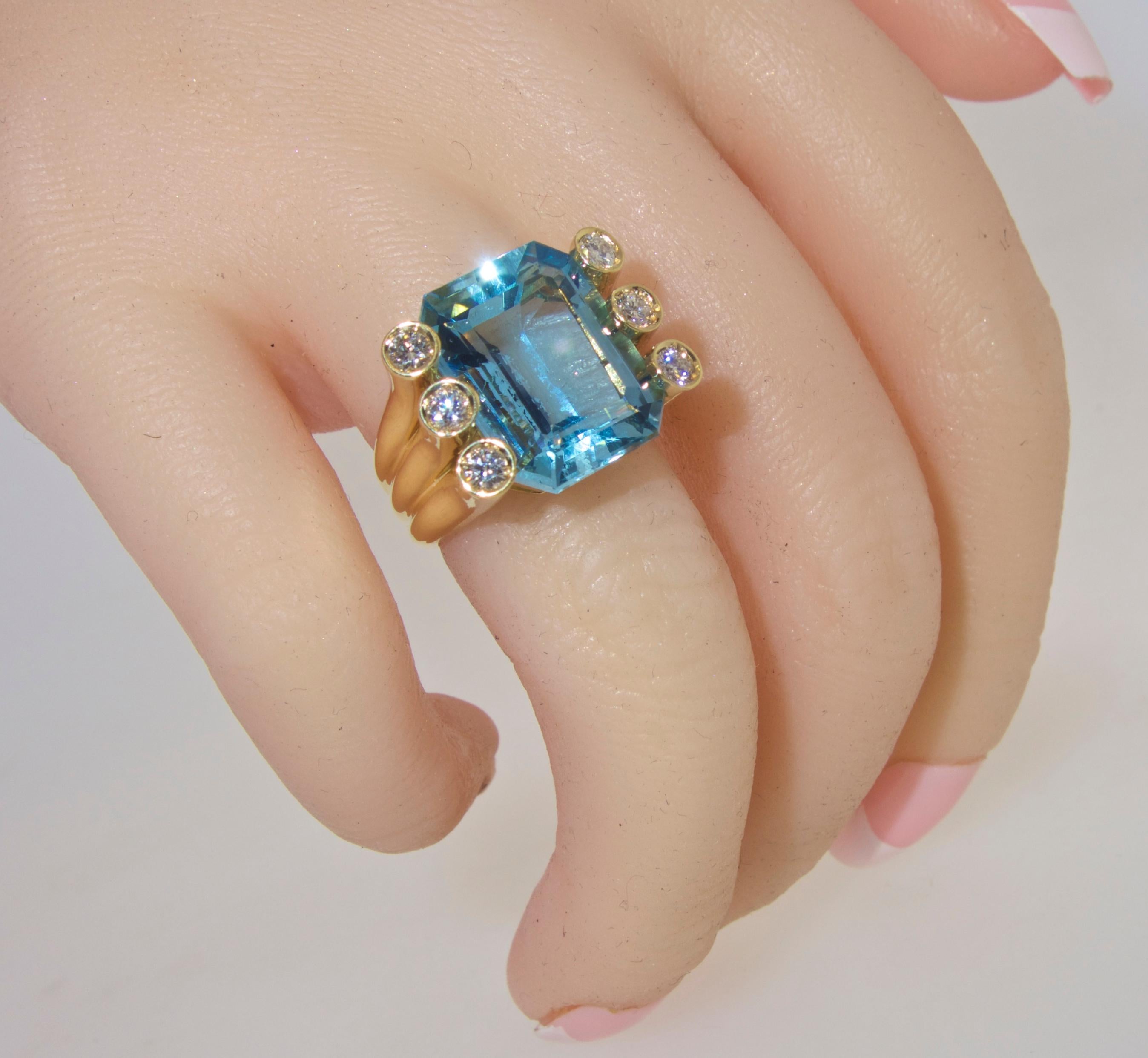 Verdura Aquamarine and Diamond Ring 3