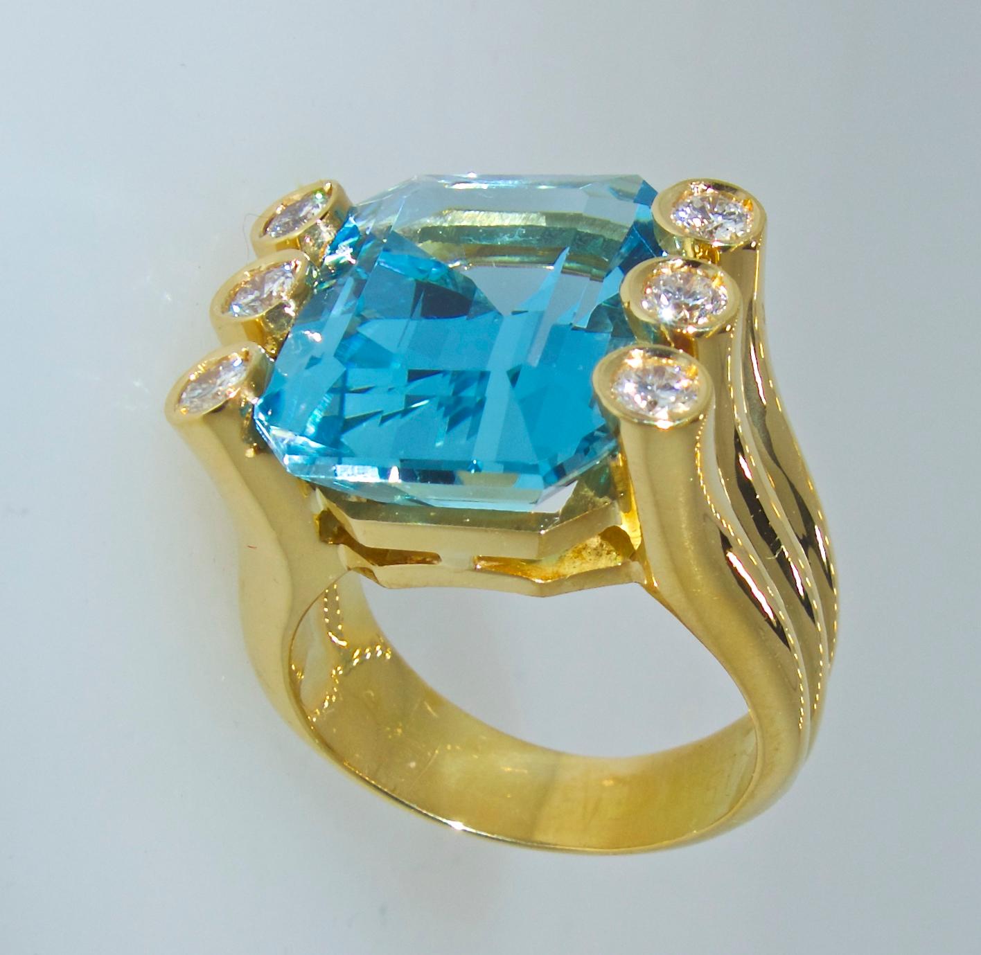 Contemporary Verdura Aquamarine and Diamond Ring