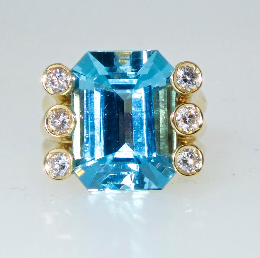 Verdura Aquamarine and Diamond Ring In Excellent Condition In Aspen, CO