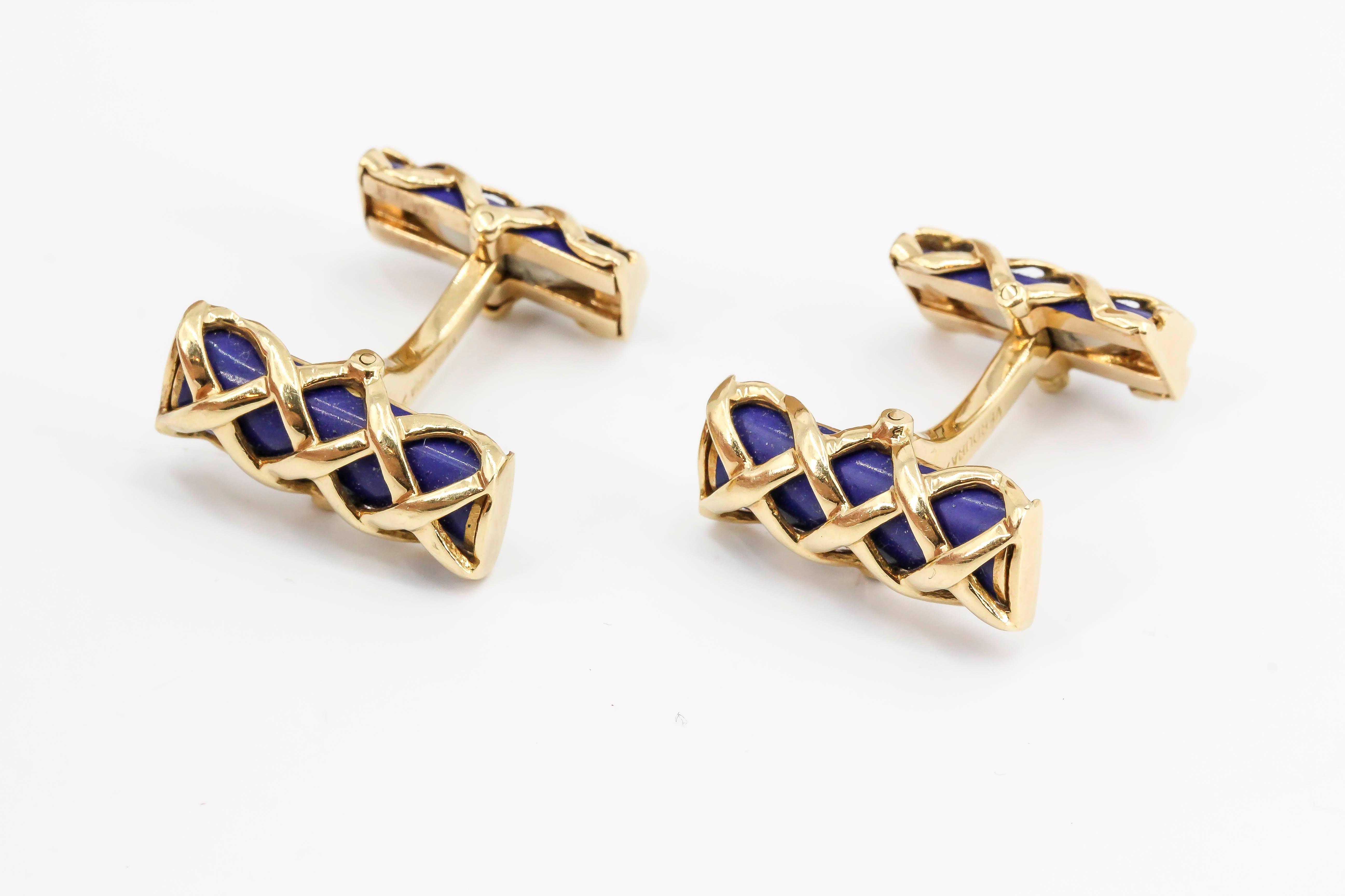Verdura Blue Lapis and 18 Karat Gold Criss Cross Bar Cufflinks In Excellent Condition In New York, NY