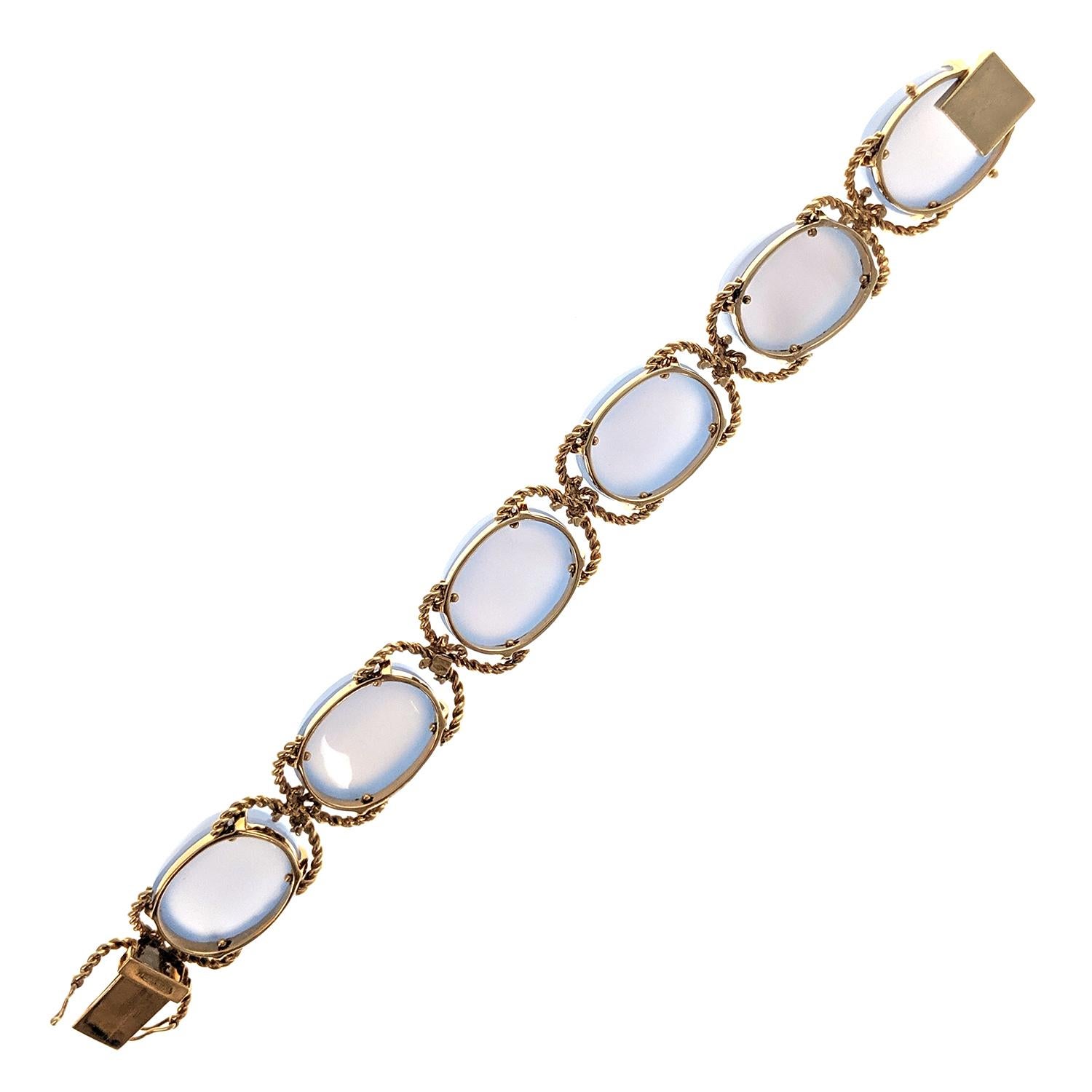 Contemporary Verdura Chalcedony and Gold 'Pebble' Bracelet