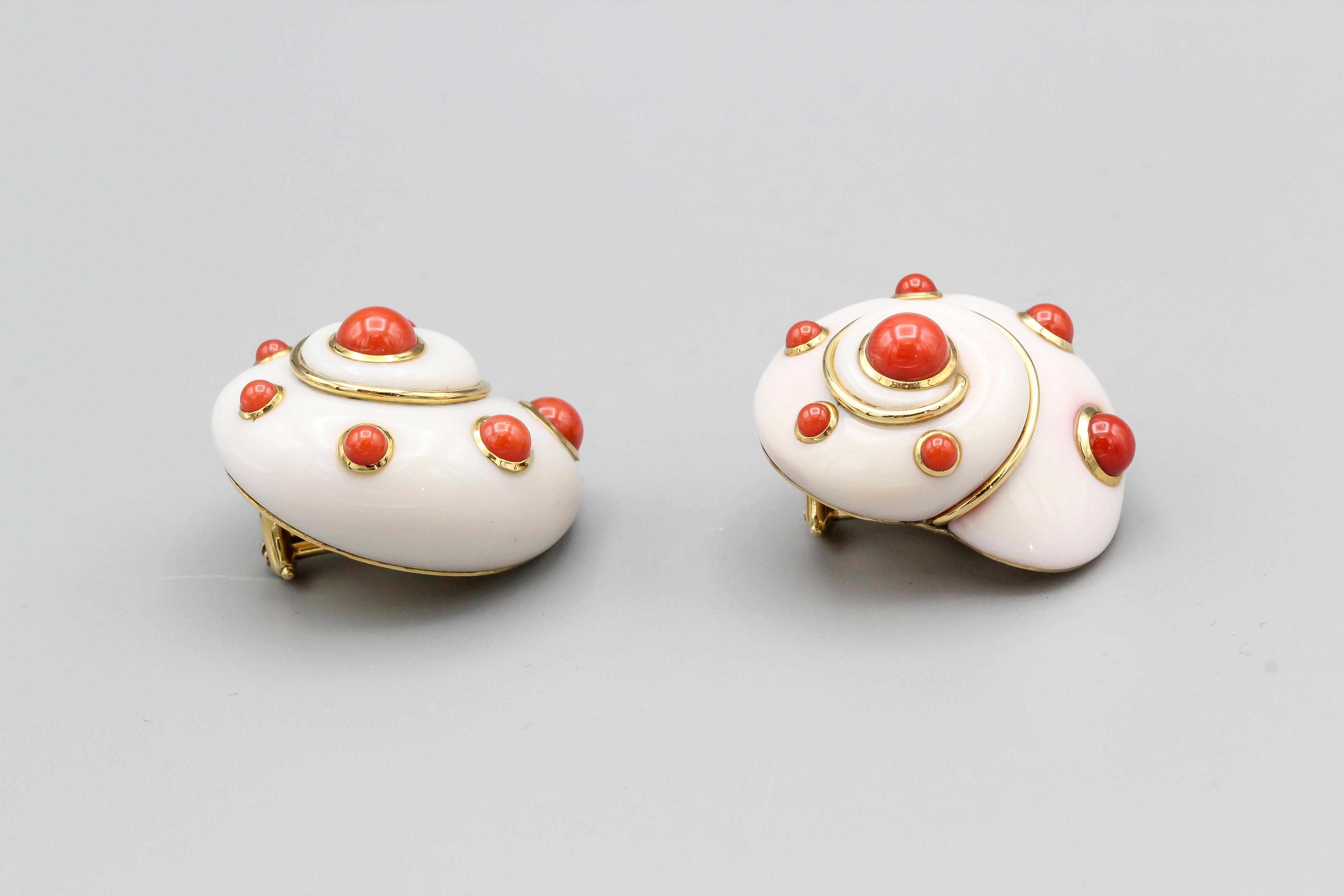 Verdura Coral and 18 Karat Gold Shell Earclips In Good Condition In New York City, NY