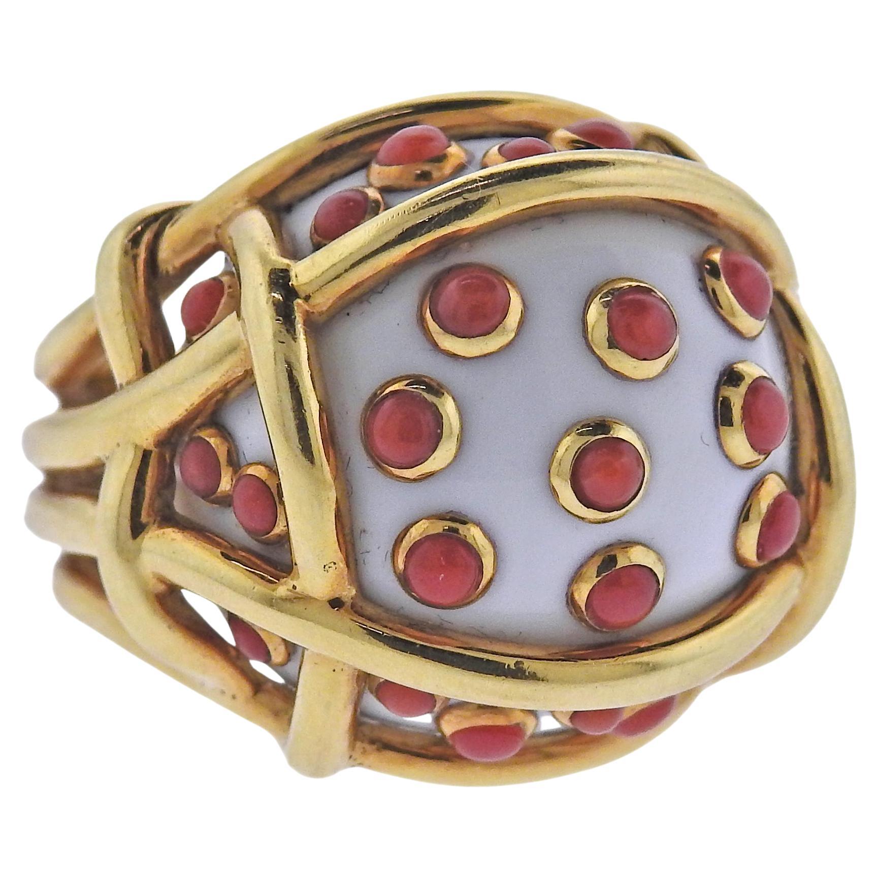 Verdura Bague cocktail corail et or à pois en forme de corail en vente