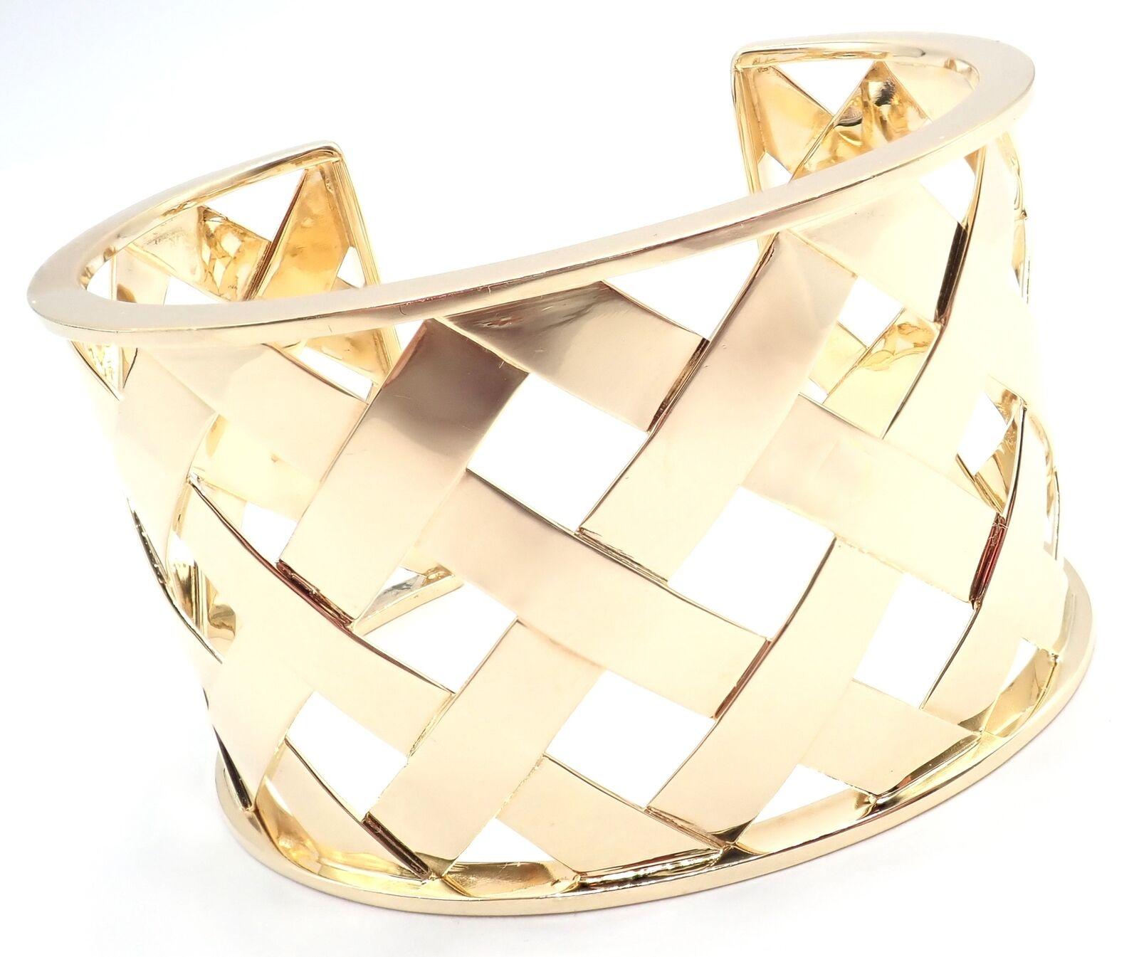 Verdura Criss Cross Wide Yellow Gold Cuff Bangle Bracelet In Excellent Condition For Sale In Holland, PA