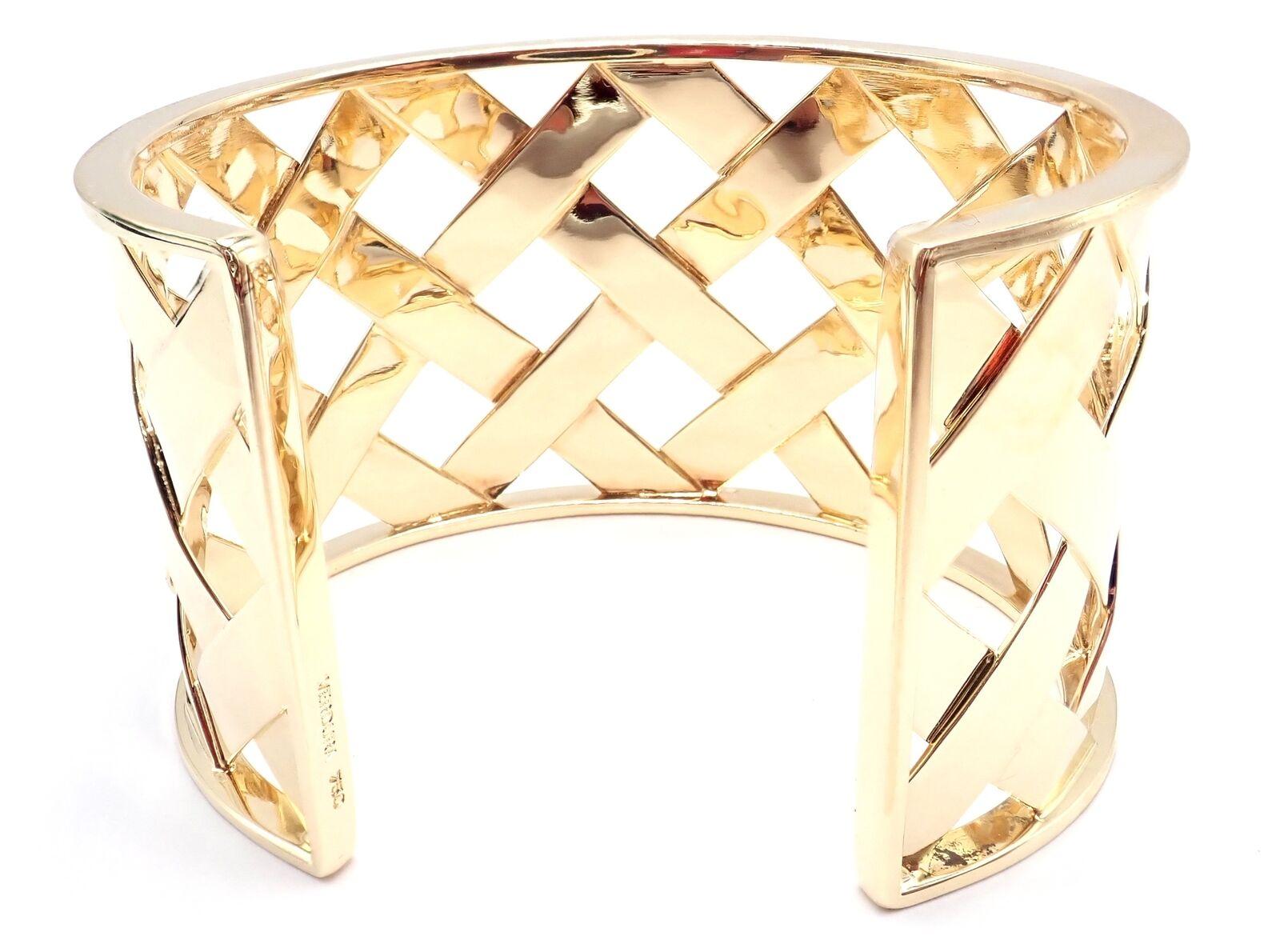 Verdura Criss Cross Wide Yellow Gold Cuff Bangle Bracelet For Sale 2