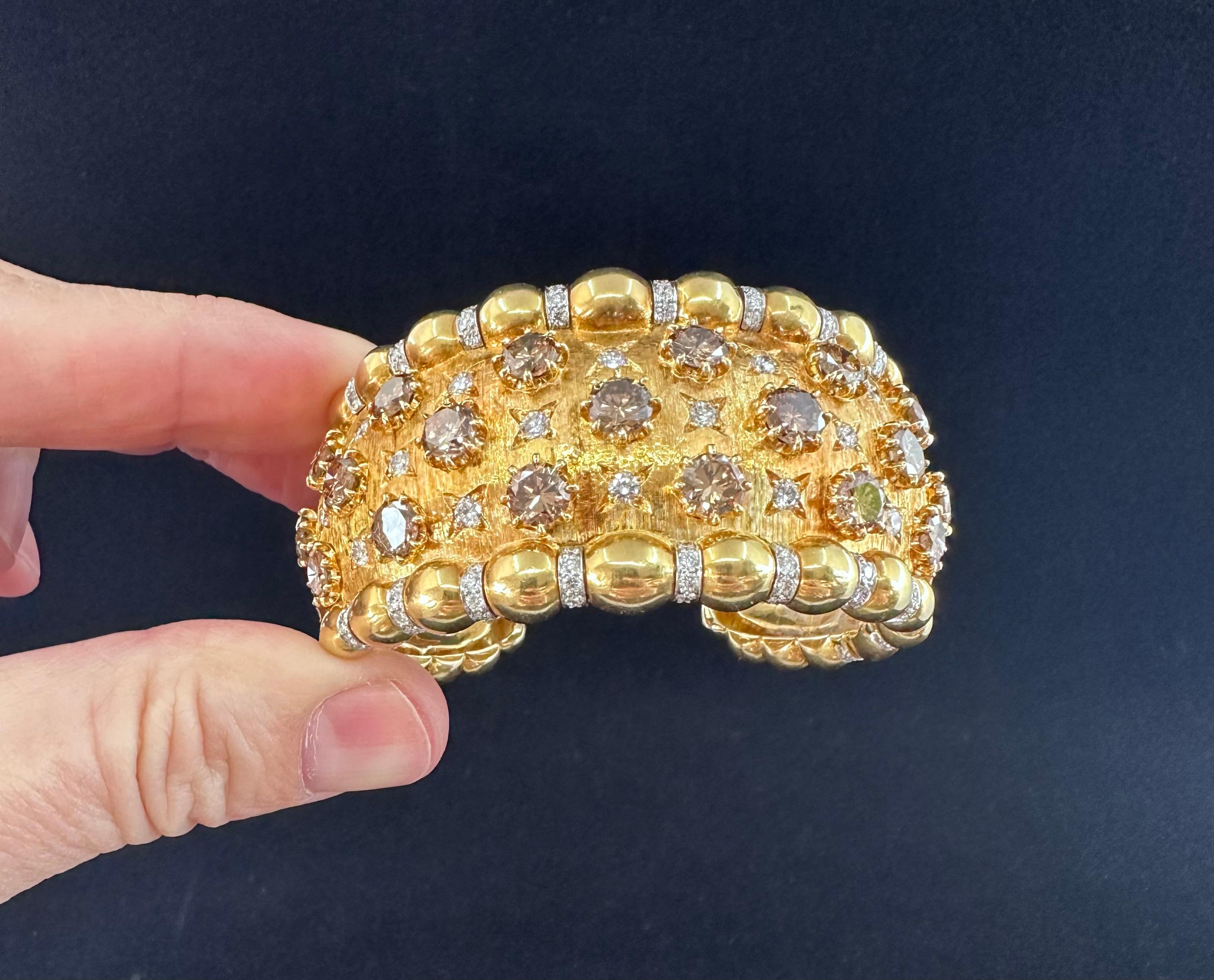 Verdura Cuff Bracelet Natural Colored Diamonds 18k Gold & Platinum   In Good Condition For Sale In Beverly Hills, CA