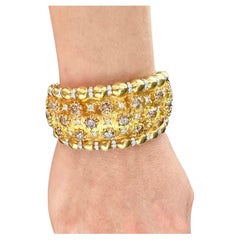 Manschettenarmband von Verdura, natürliche farbige Diamanten 18k Gold & Platin  