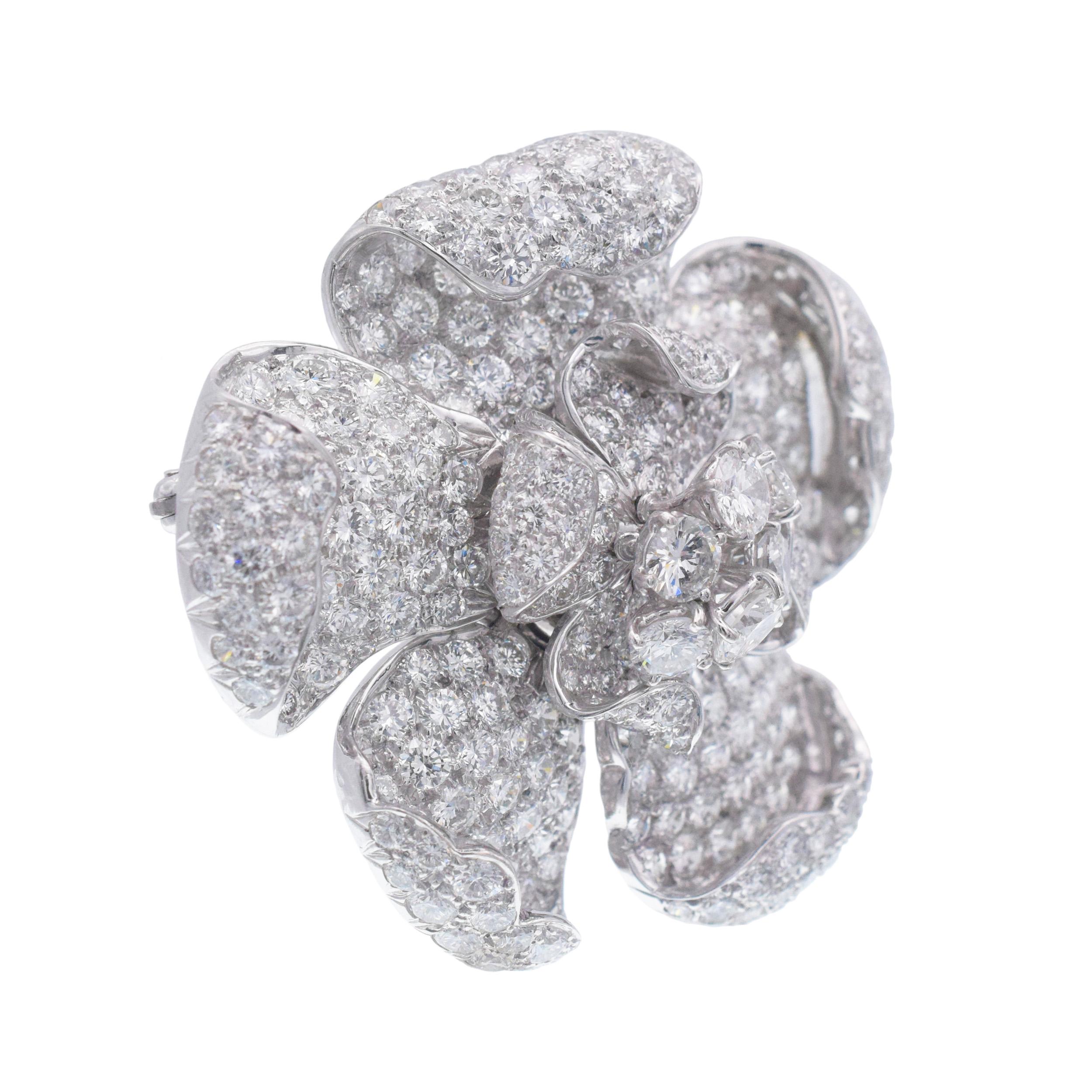 Round Cut Verdura Diamond 'En Tremblant' Flower Brooch For Sale