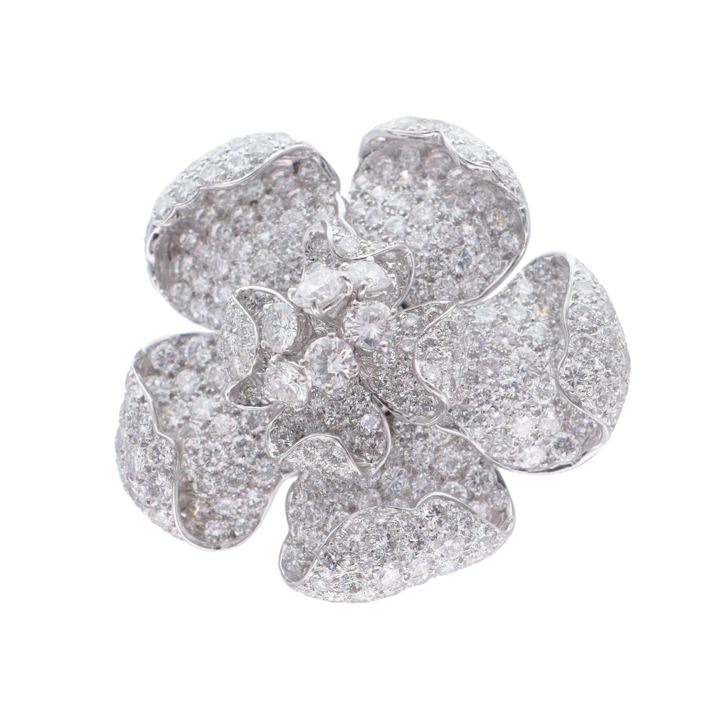 Women's or Men's Verdura Diamond 'En Tremblant' Flower Brooch For Sale