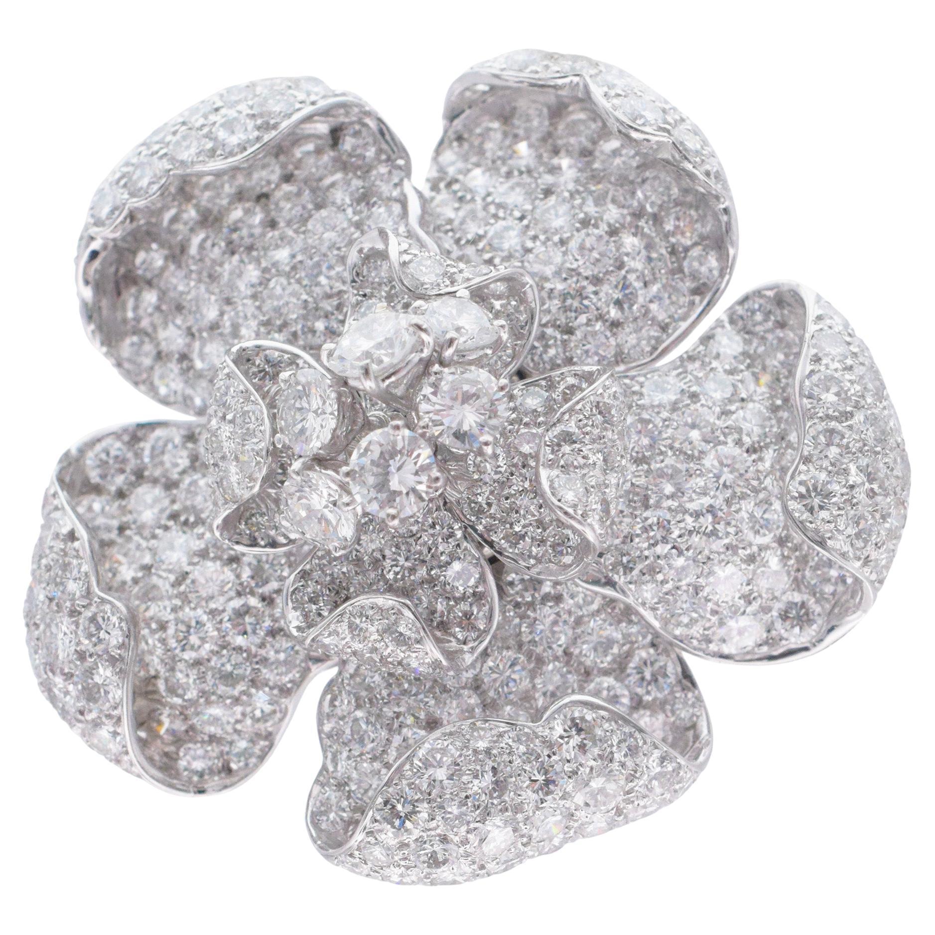 Verdura Diamond 'En Tremblant' Flower Brooch For Sale