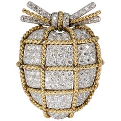 Verdura Diamond, Platinum and Gold Wrapped Heart Brooch