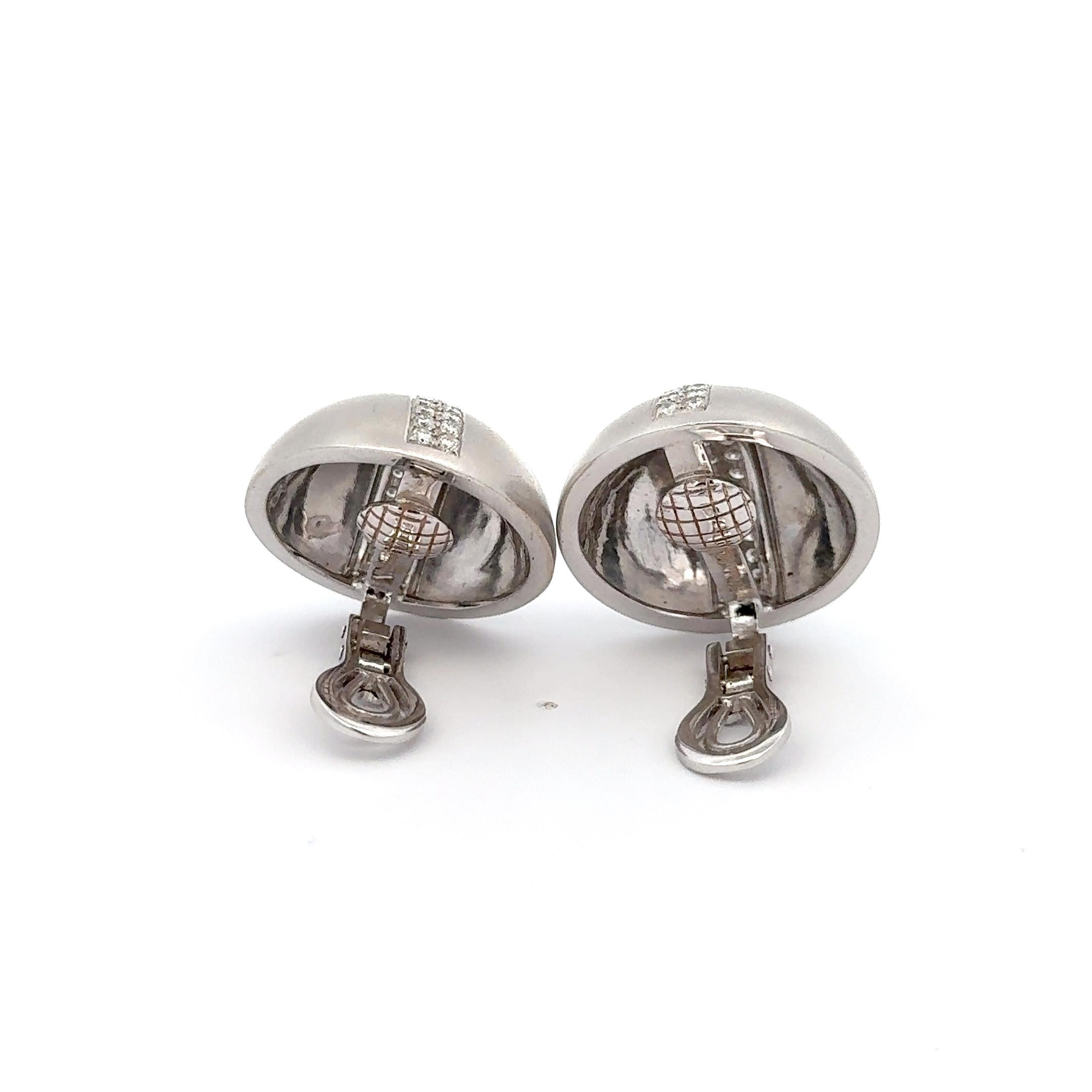 Taglio rotondo Orecchini a clip con diamante a cupola di Verdura in oro bianco 18 carati in vendita
