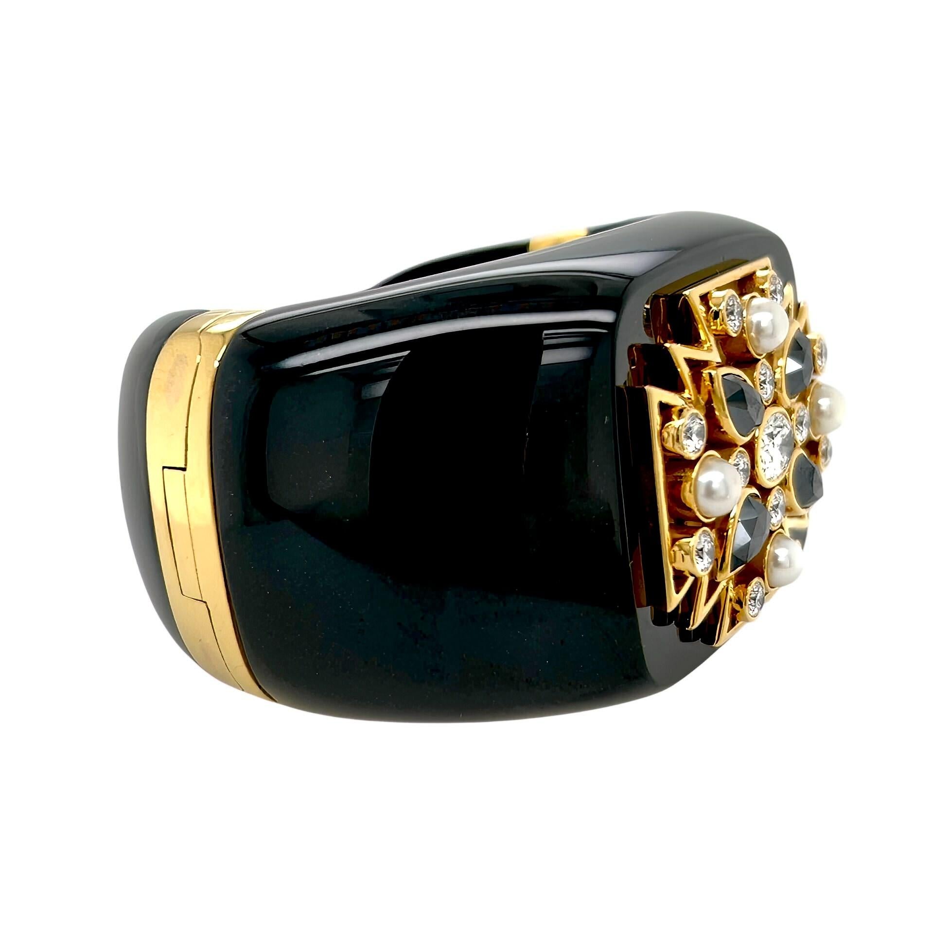 VERDURA Maltese Cross Black Jade Cuff Bracelet In Good Condition For Sale In New York, NY