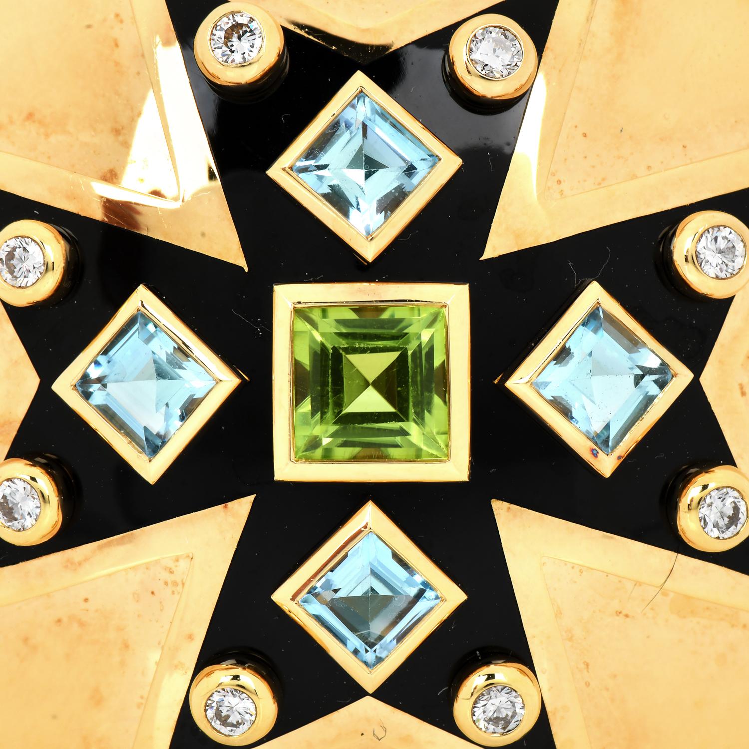 Verdura Malteserkreuz Diamant Edelsteine 18k Gelbgold Emaille-Armreif (Carréeschliff) im Angebot