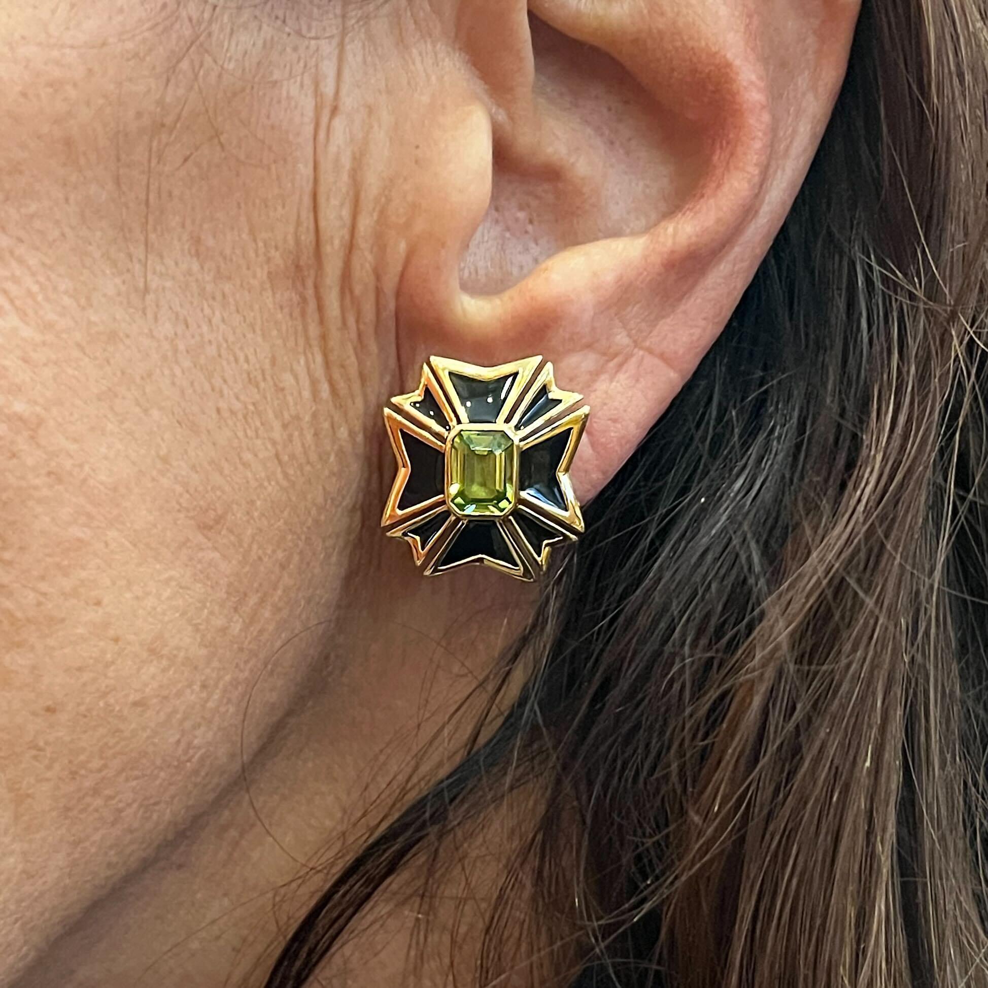 VERDURA Maltese Cross Gold Peridot Enamel Earrings In Good Condition In New York, NY