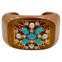 Verdura Bracelet manchette en bois avec croix de Malte turquoise, diamant et perle