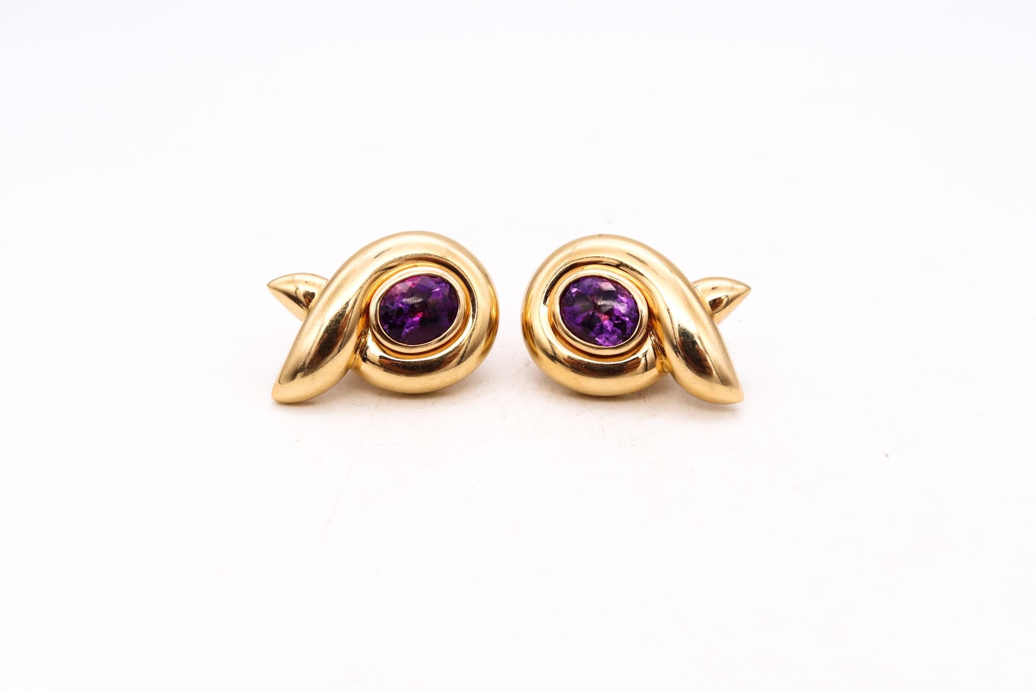 Oval Cut Verdura Milan 18Kt Yellow Gold Earrings with 11.8 Cts of Vivid Purple Amethyst For Sale