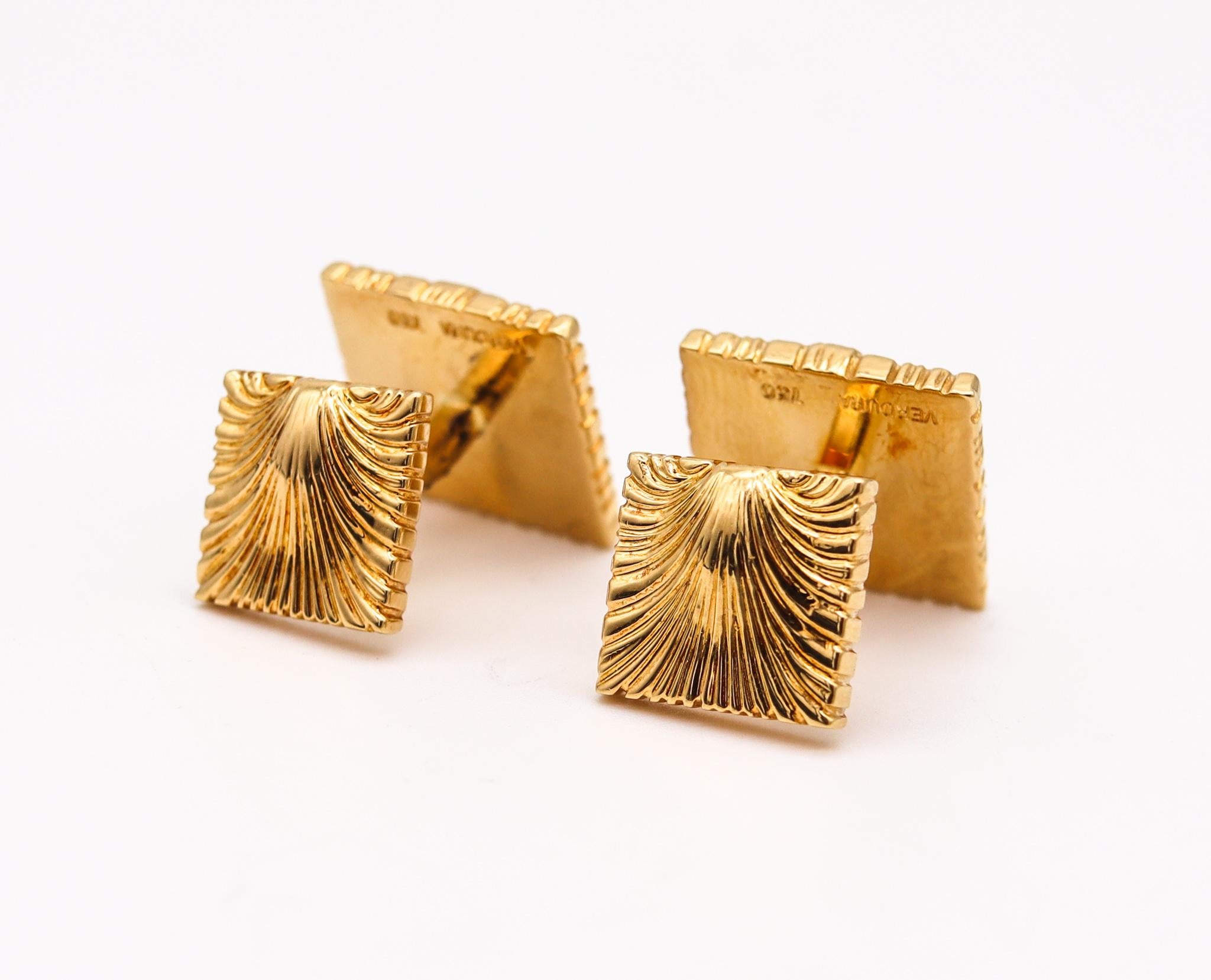Verdura Milan 1941 Iconic Baroque Shell Cufflinks In Solid 18Kt Yellow Gold 1