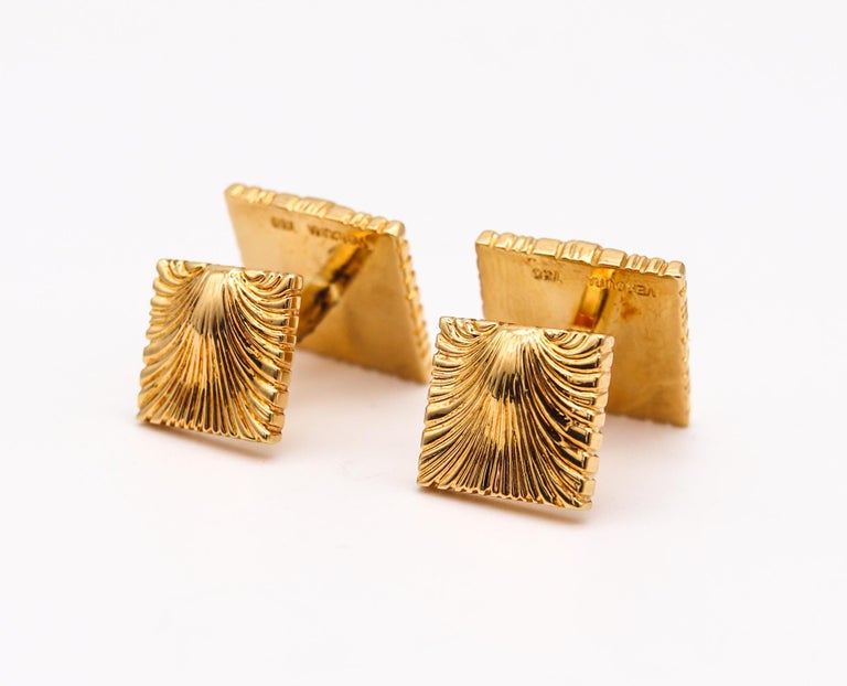 Verdura Milan 1941 Iconic Baroque Shell Cufflinks In Solid 18Kt Yellow ...