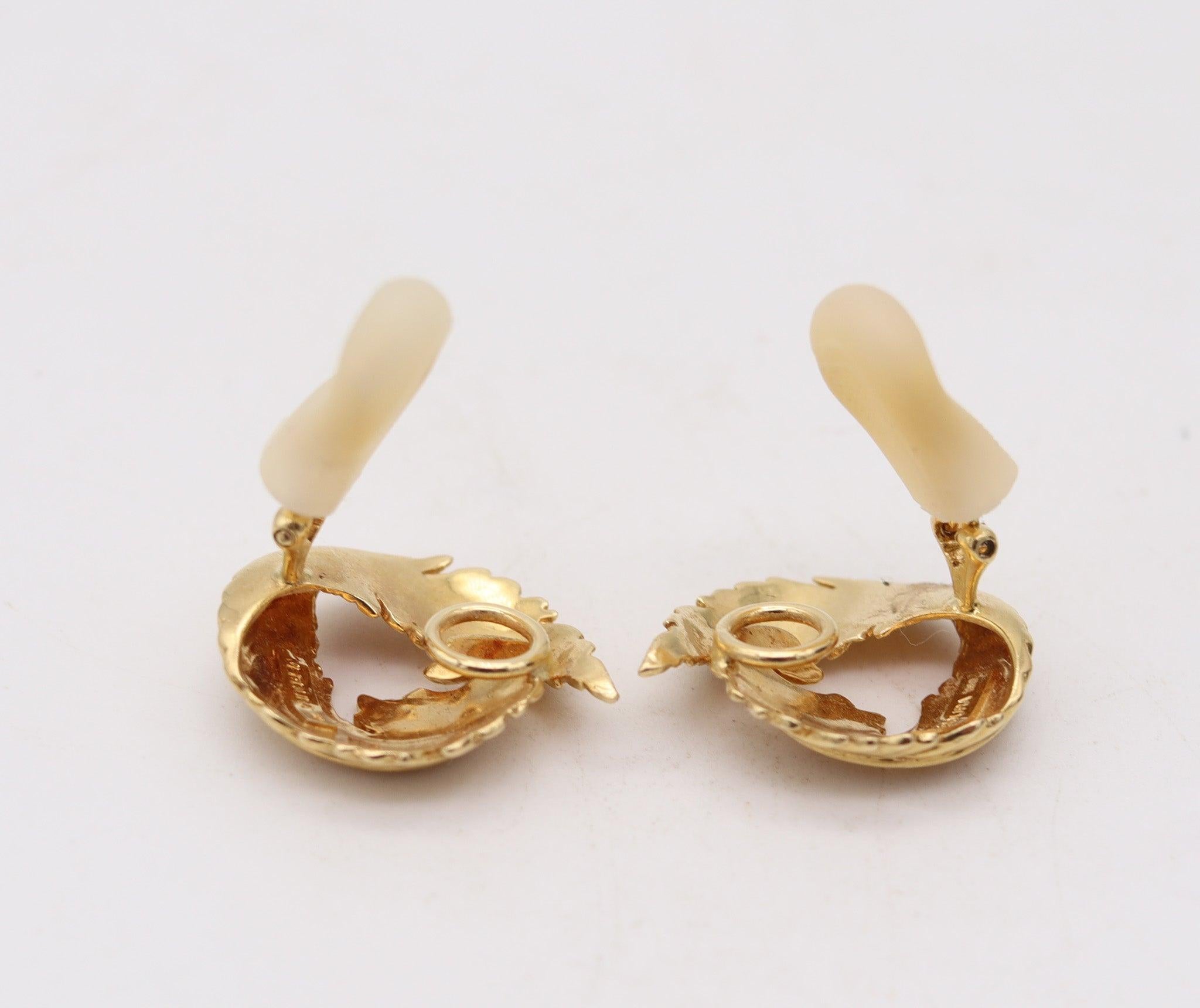 VERDURA Milan 1960 Iconic Twisted Leaves Clips On Earrings in 18Kt Yellow Gold (Boucles d'oreilles feuilles torsadées en or jaune 18Kt) en vente 1