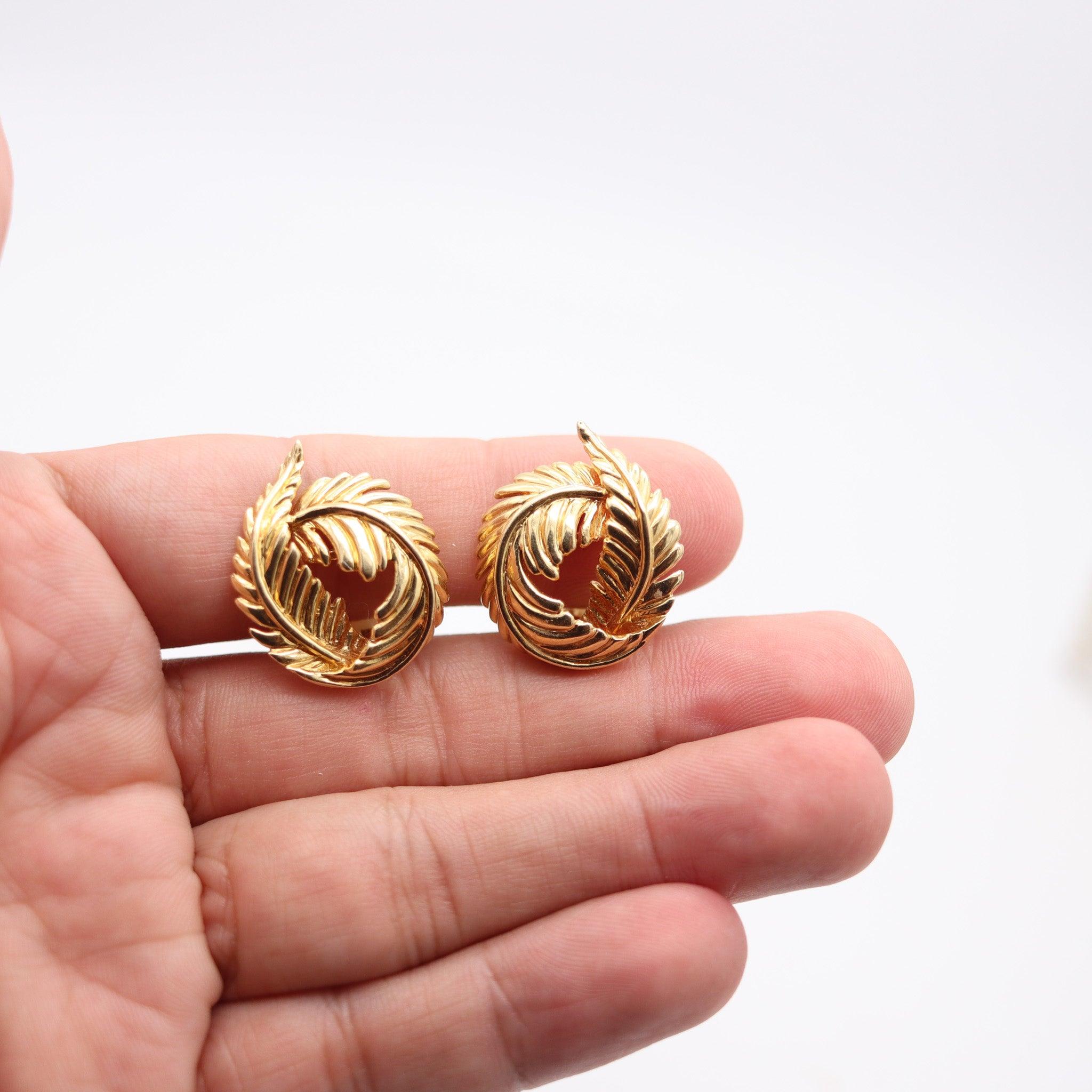 VERDURA Milan 1960 Iconic Twisted Leaves Clips On Earrings in 18Kt Yellow Gold (Boucles d'oreilles feuilles torsadées en or jaune 18Kt) en vente 4