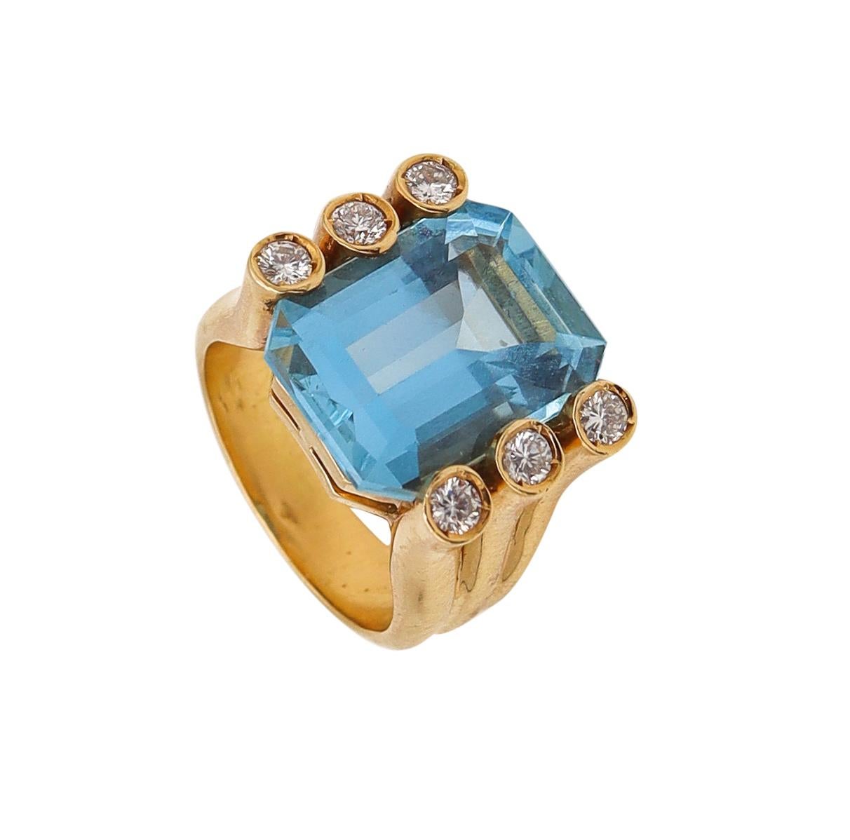 Cocktail Ring designed by Verdura.

Fabulous piece, created in Milano Italy by the jewelry house of Verdura. This cocktail ring was crafted in solid yellow gold of 18 karats, with high polished finish and embellished, with a great selection of