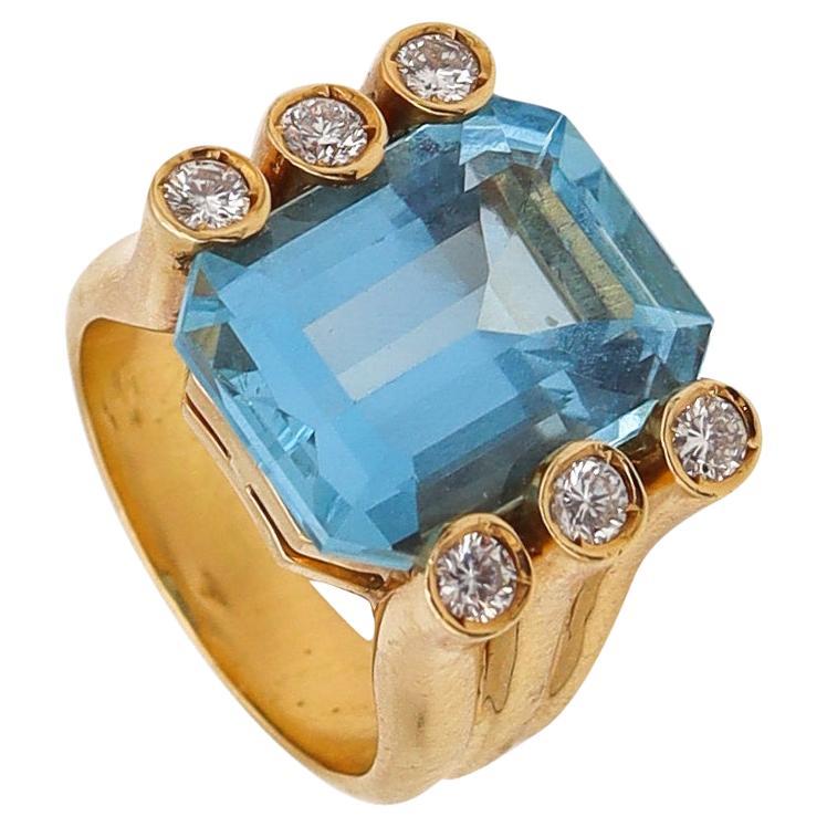 Verdura Milan Cocktail Ring in 18kt Gold with 12.31 Cts in Aquamarine & Diamonds