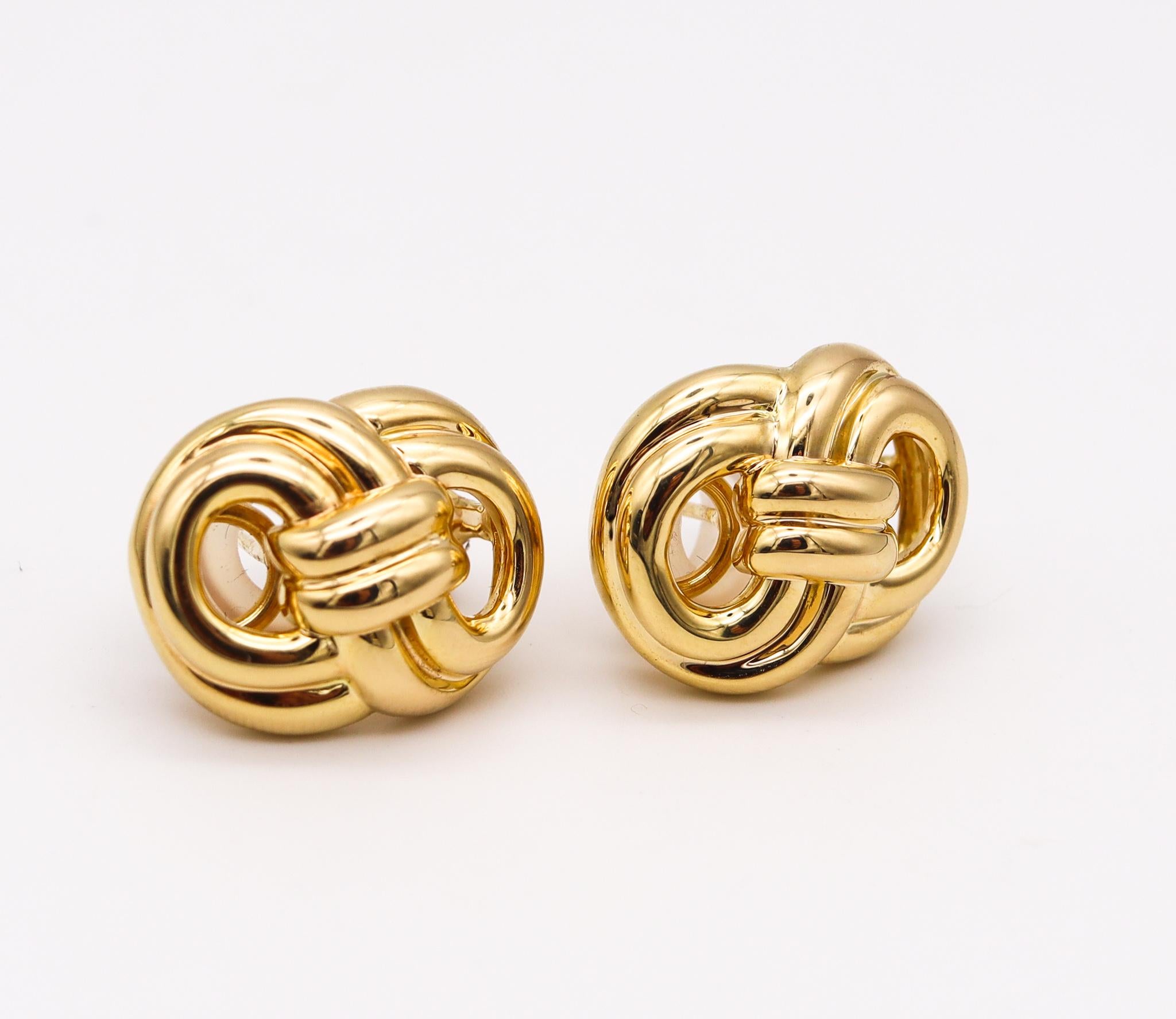Infinity knots clip-earrings designed by Verdura.

A classic iconic pair of clips-on earrings, created in Milan Italy by the renowned jewelry house of Verdura. These infinity knots earrings has been crafted in solid yellow gold of 18 karats, with