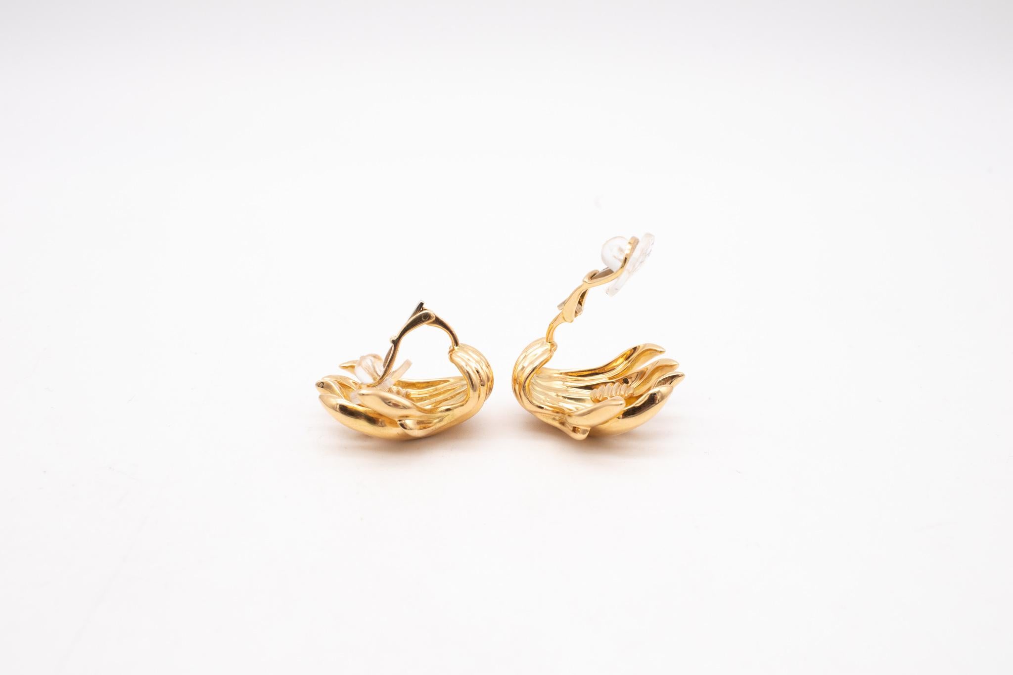 Verdura, boucles d'oreilles sculpturales Milan Flames en or jaune massif 18 carats Pour femmes en vente