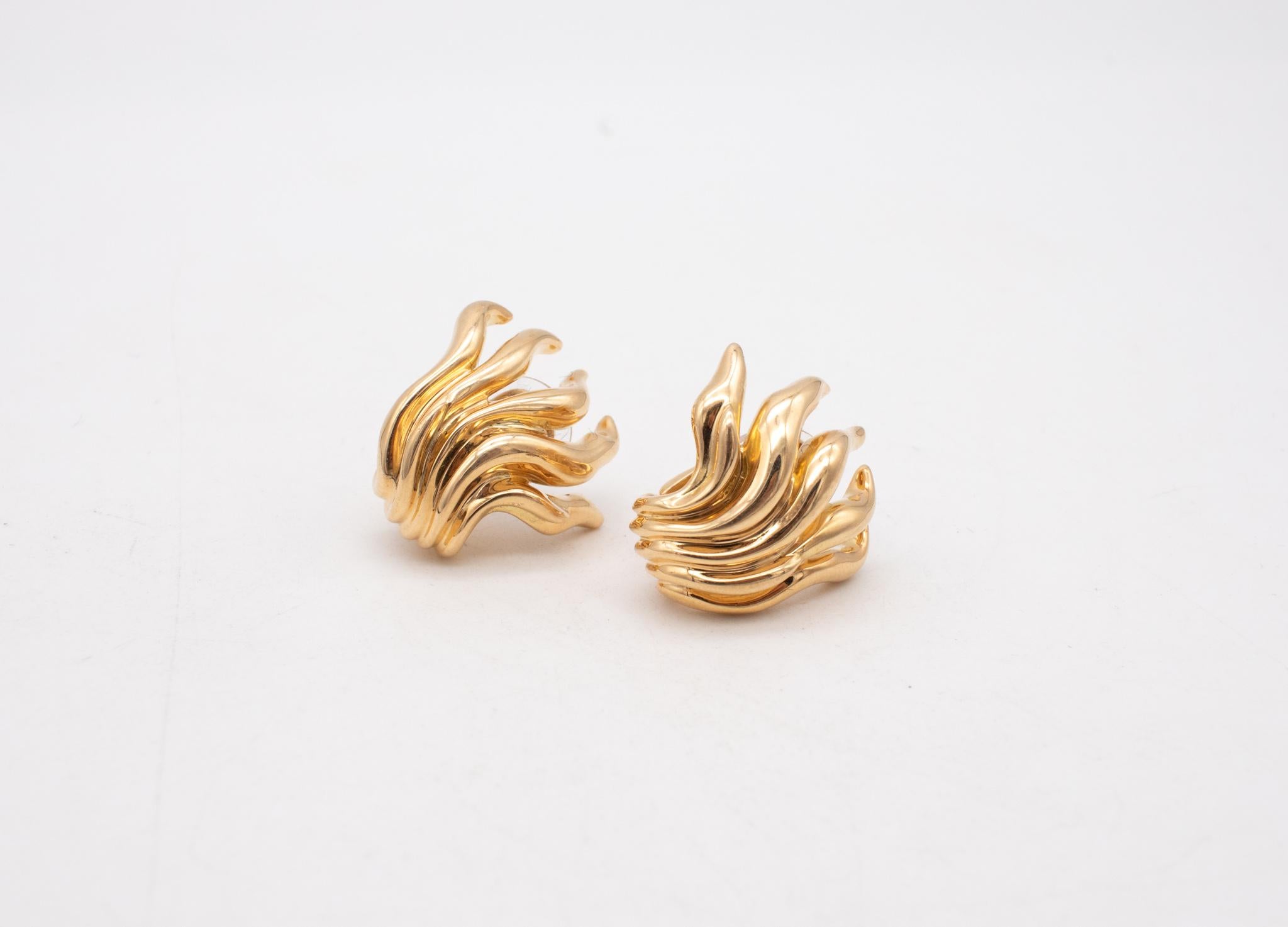 Verdura, boucles d'oreilles sculpturales Milan Flames en or jaune massif 18 carats en vente 1