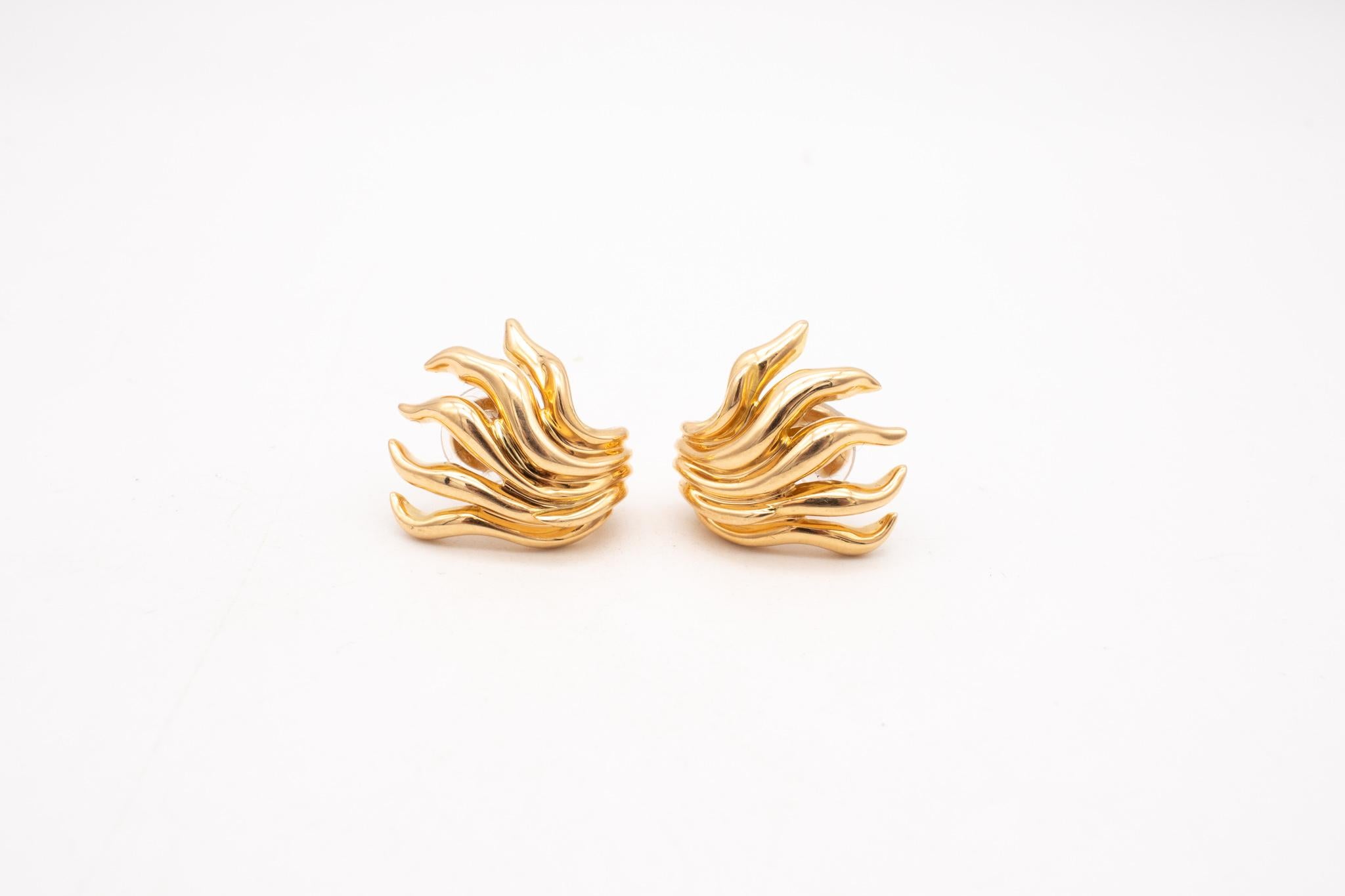 Verdura, boucles d'oreilles sculpturales Milan Flames en or jaune massif 18 carats en vente 2