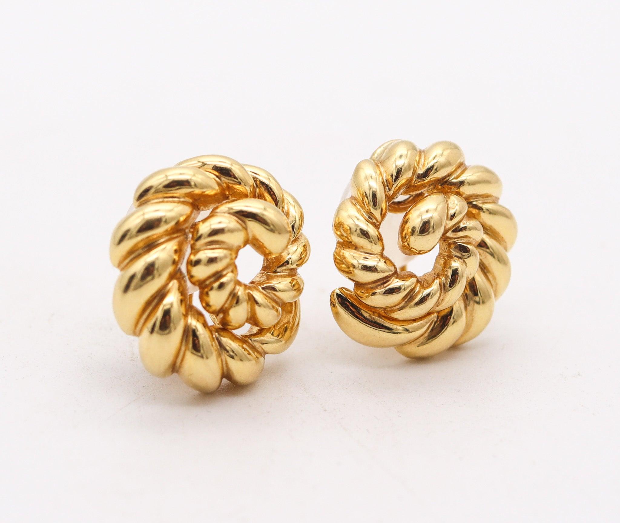 Verdura Milano Orecchini scultura ritorta in oro giallo massiccio 18Kt In condizioni ottime in vendita a Miami, FL