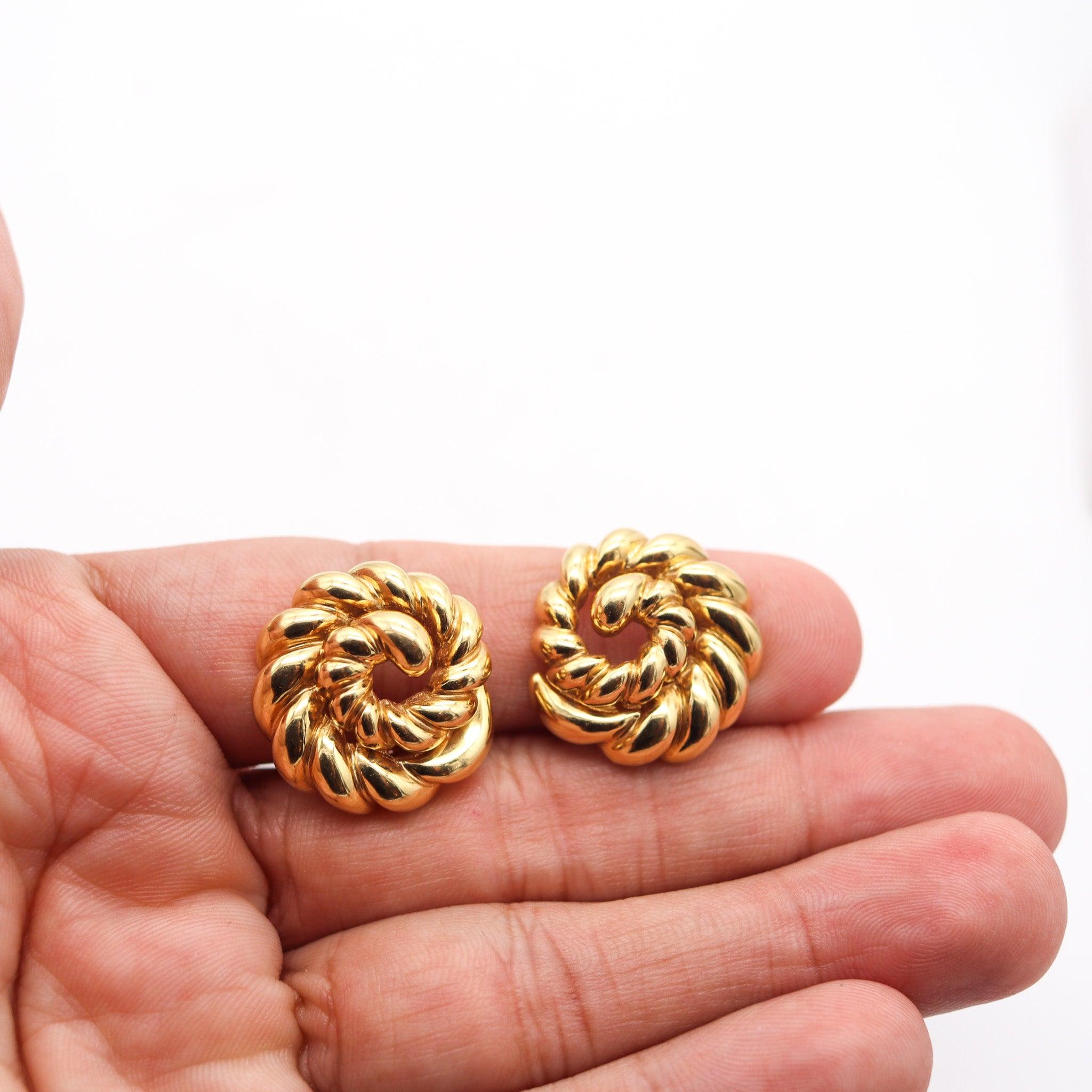 Verdura Milano Orecchini scultura ritorta in oro giallo massiccio 18Kt in vendita 2