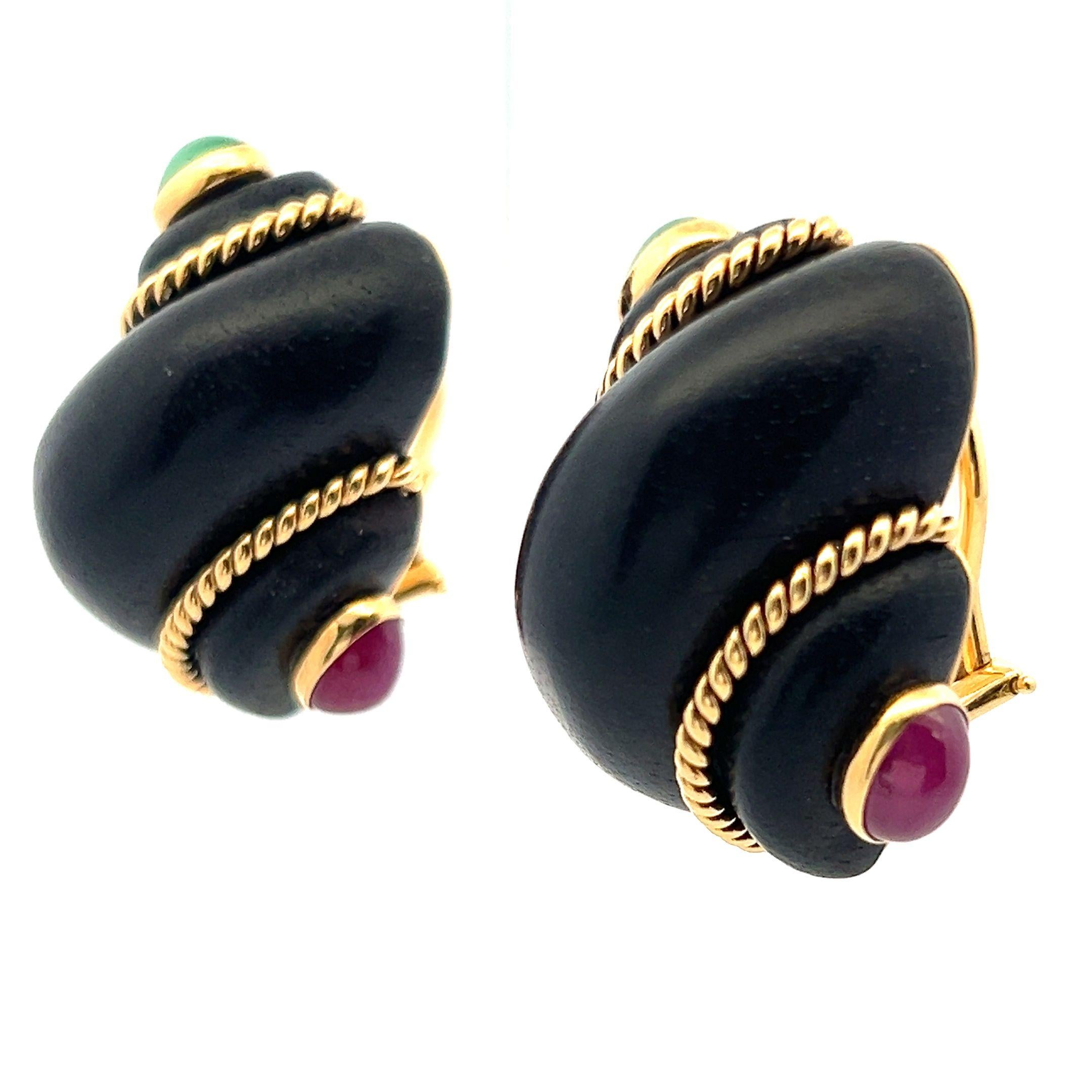 Verdura Shell 1.50 Carat Emerald 1.50 Carat Ruby 18K YG Clip On Earrings For Sale 2